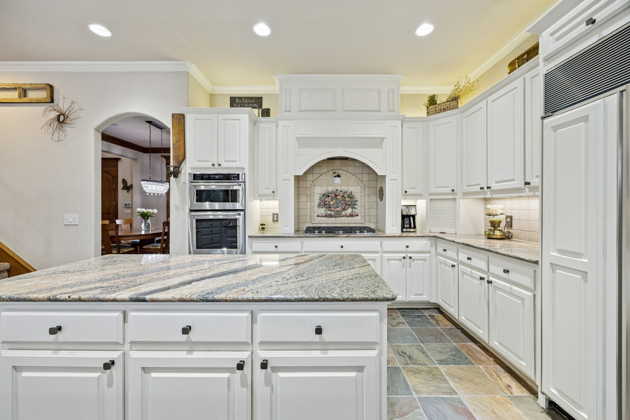 620 Oakmont Court