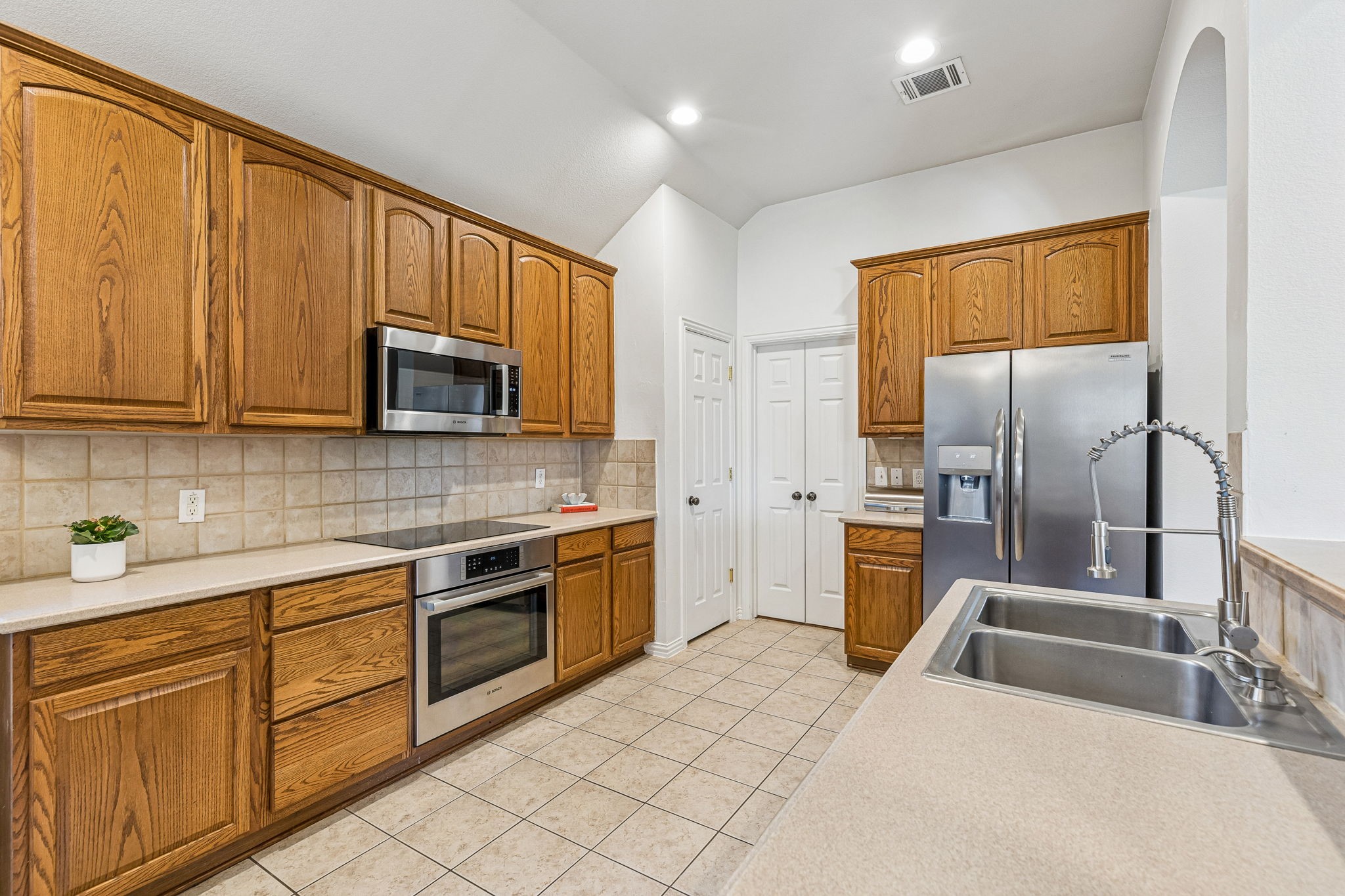 1616 Ponderosa Drive