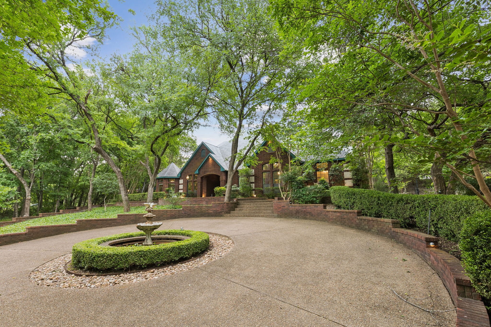 950 Willow Court