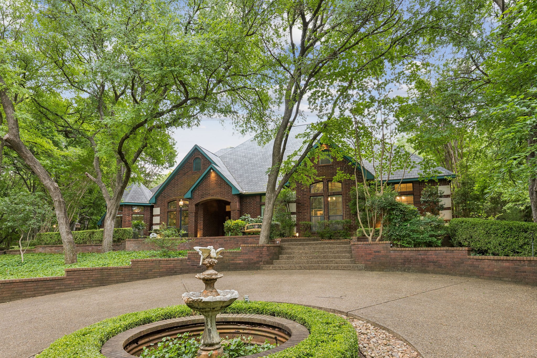 950 Willow Court