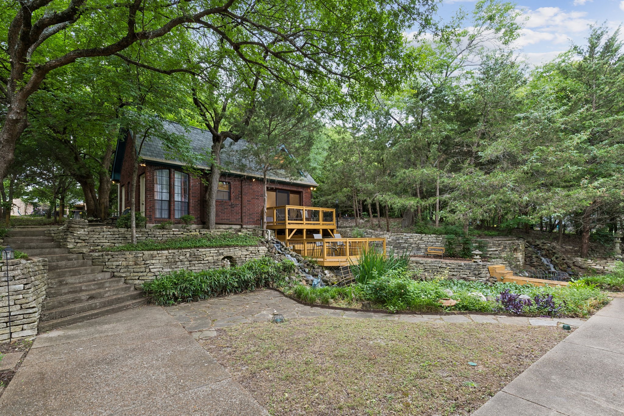950 Willow Court