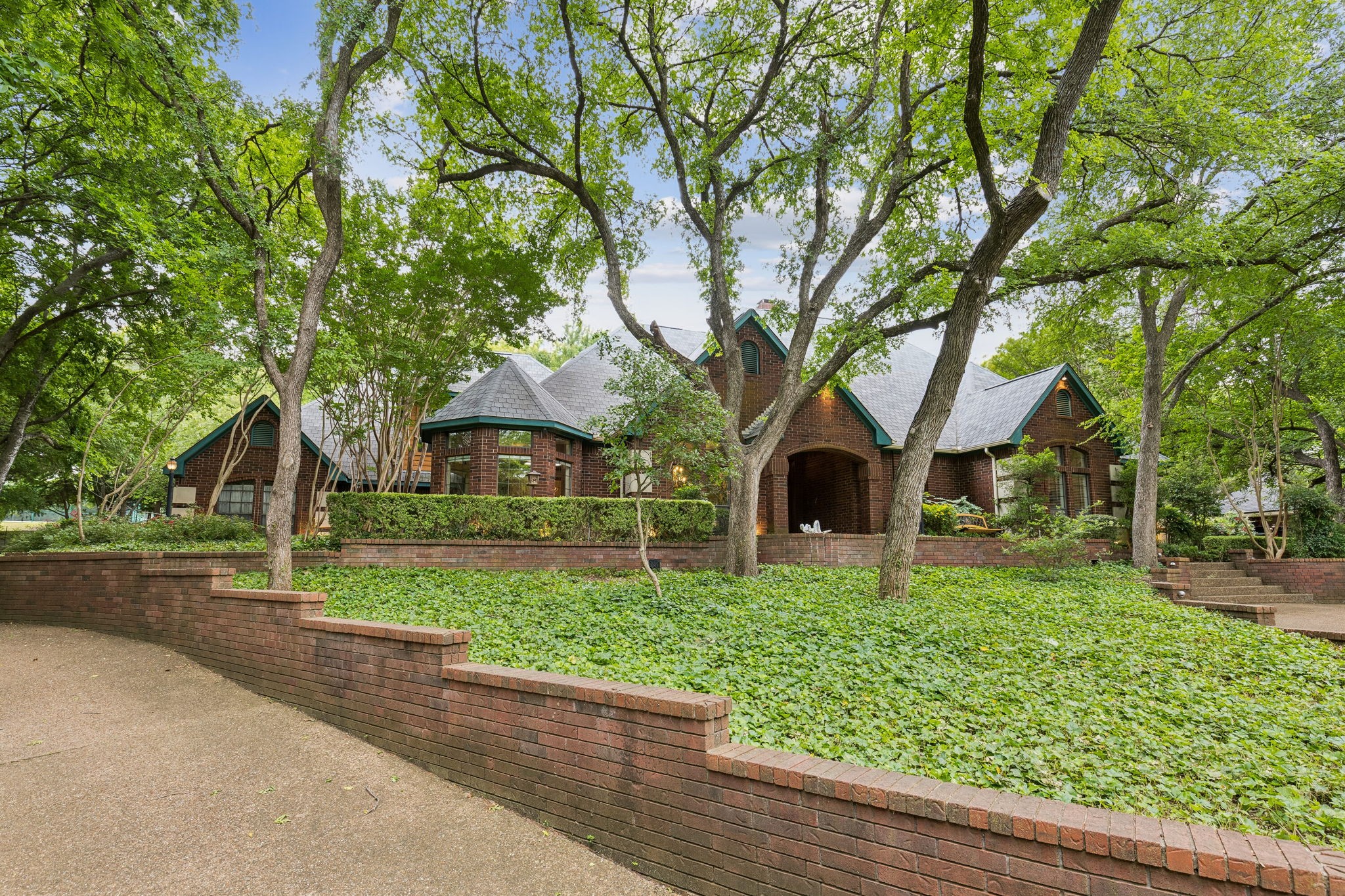 950 Willow Court