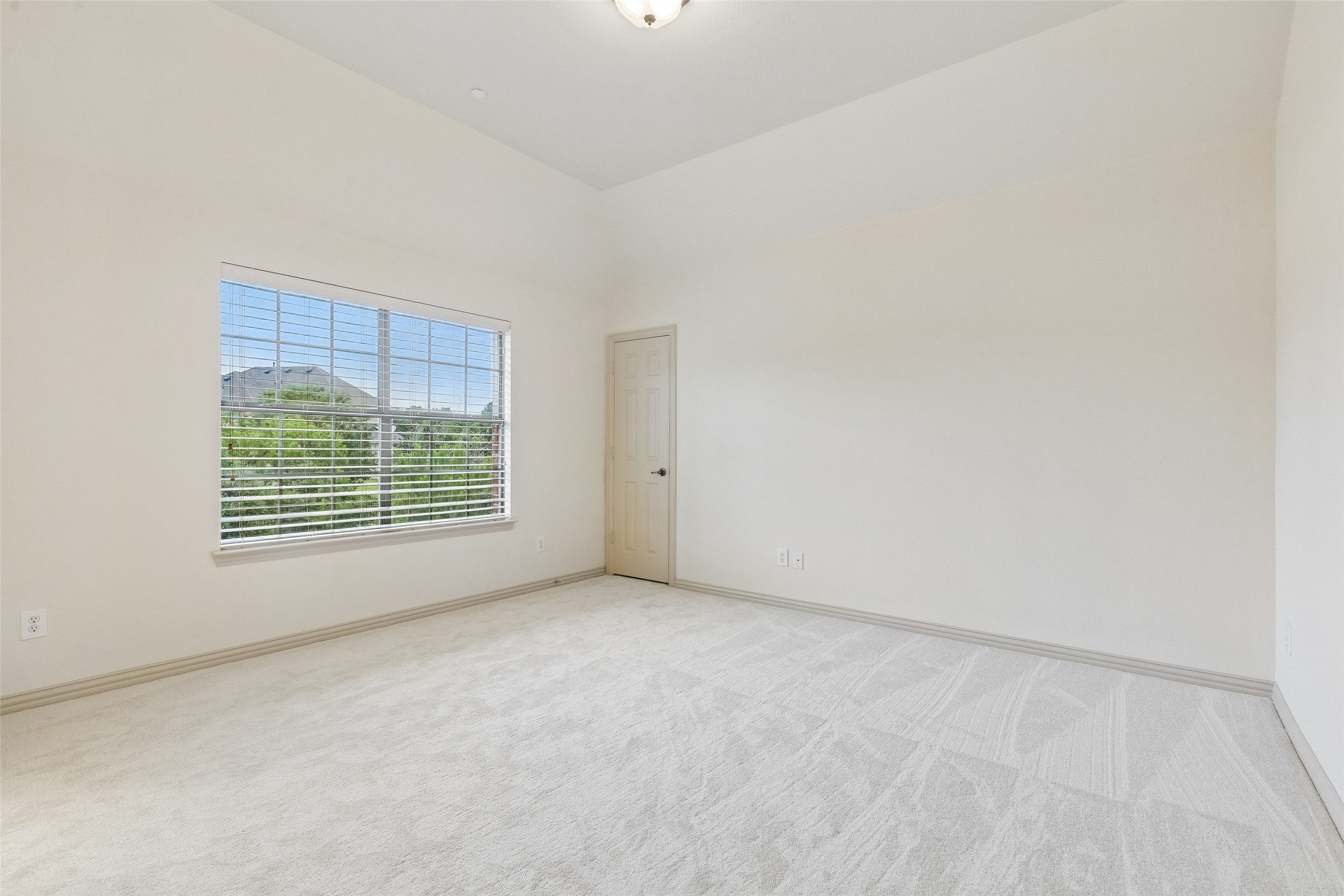 631 Lakeridge Drive