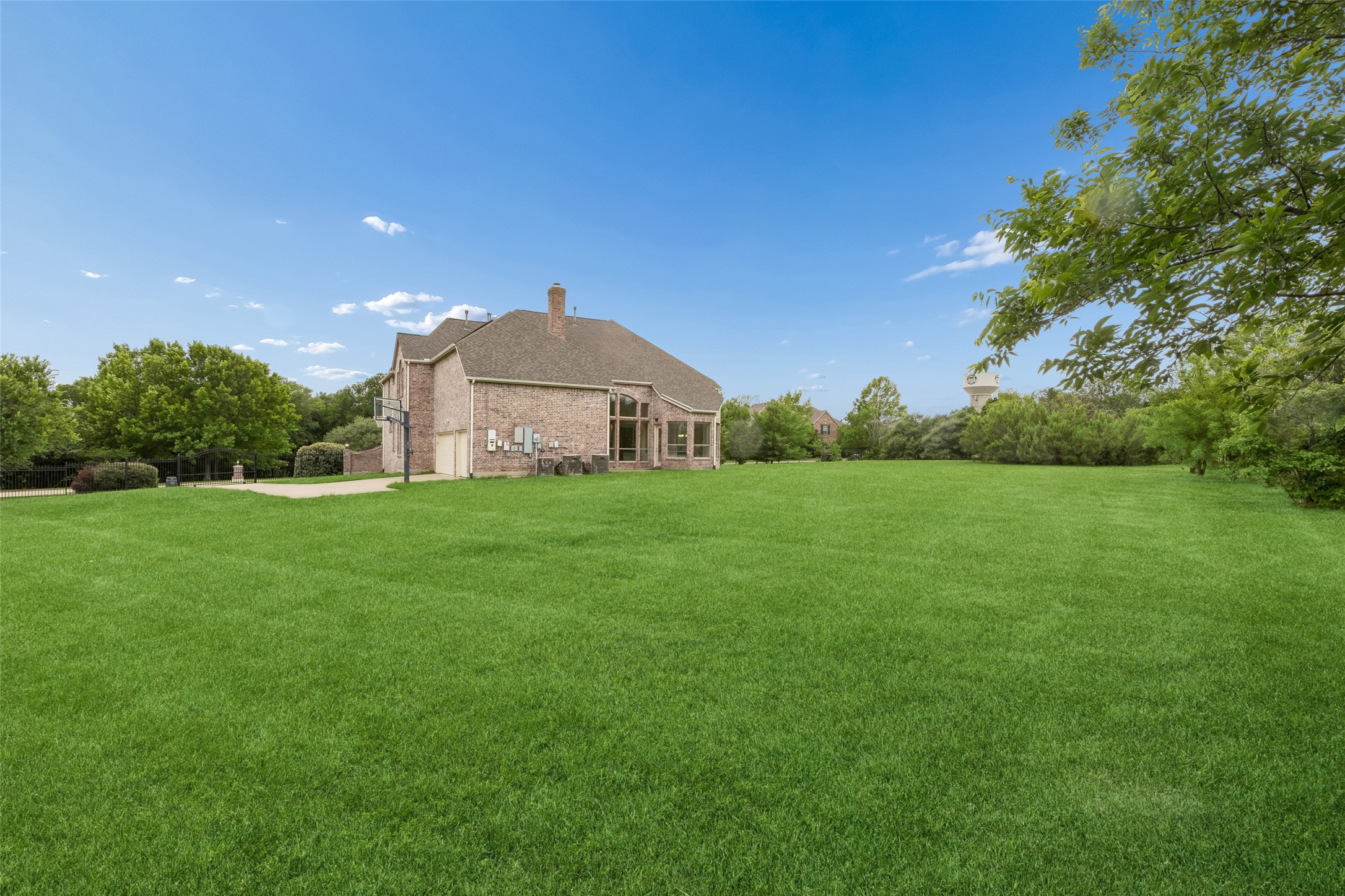 631 Lakeridge Drive