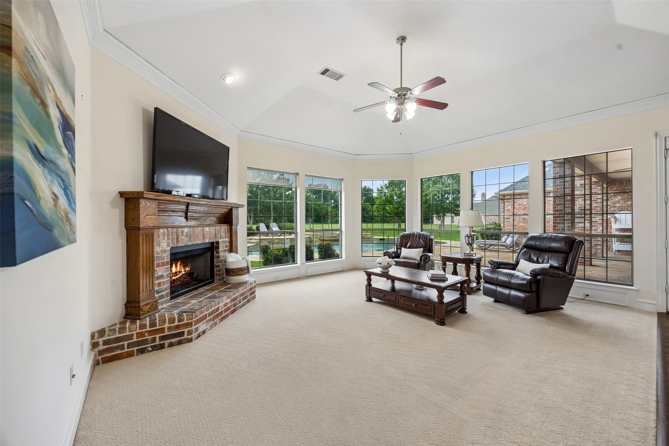 207 Dumont Court