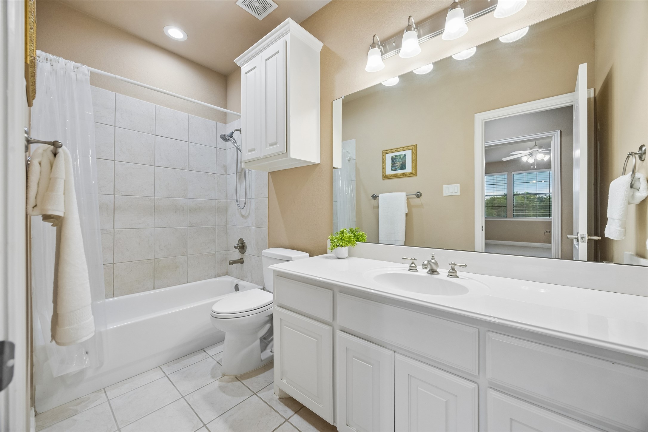 207 Dumont Court