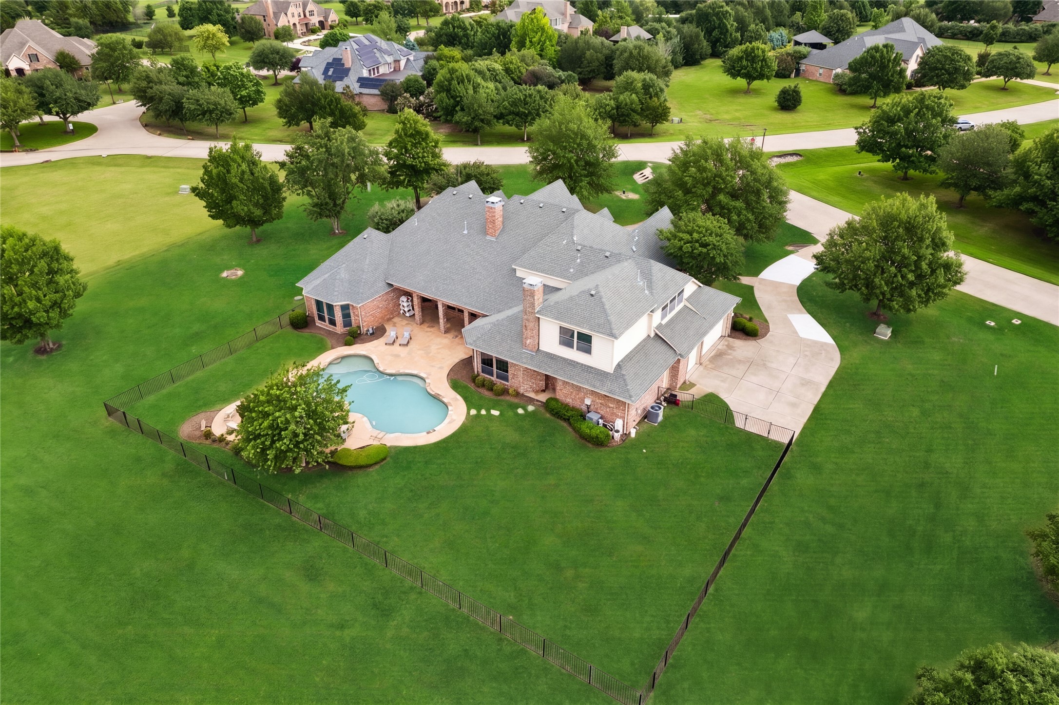 207 Dumont Court