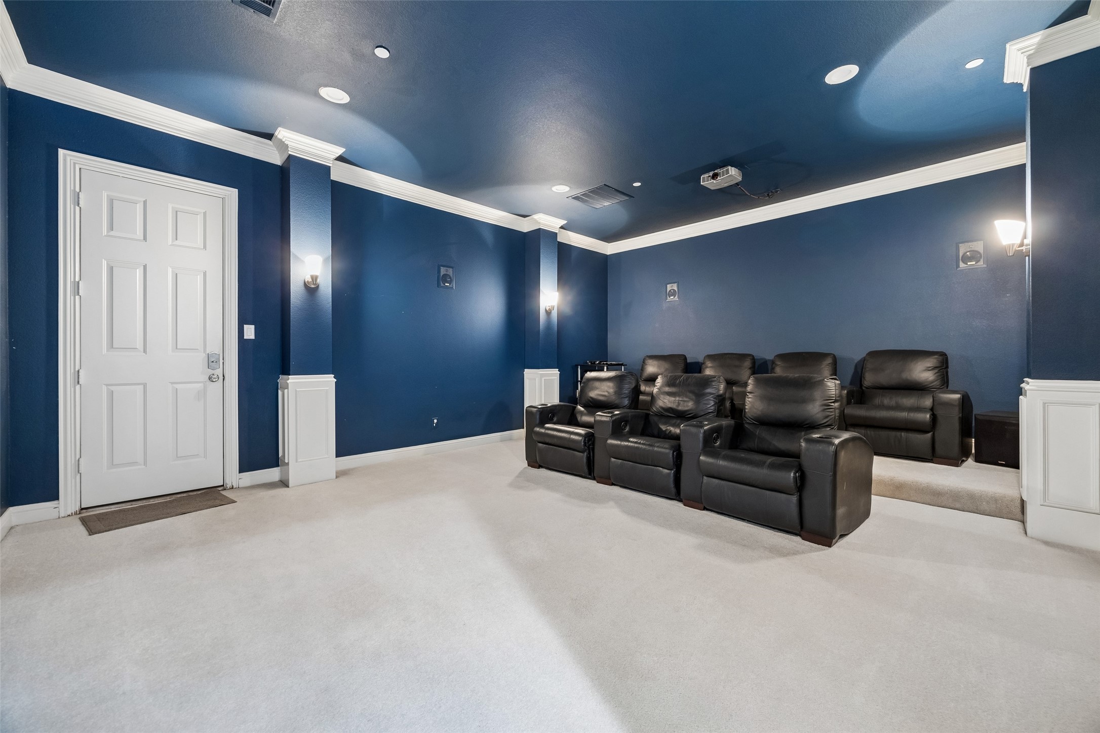 207 Dumont Court