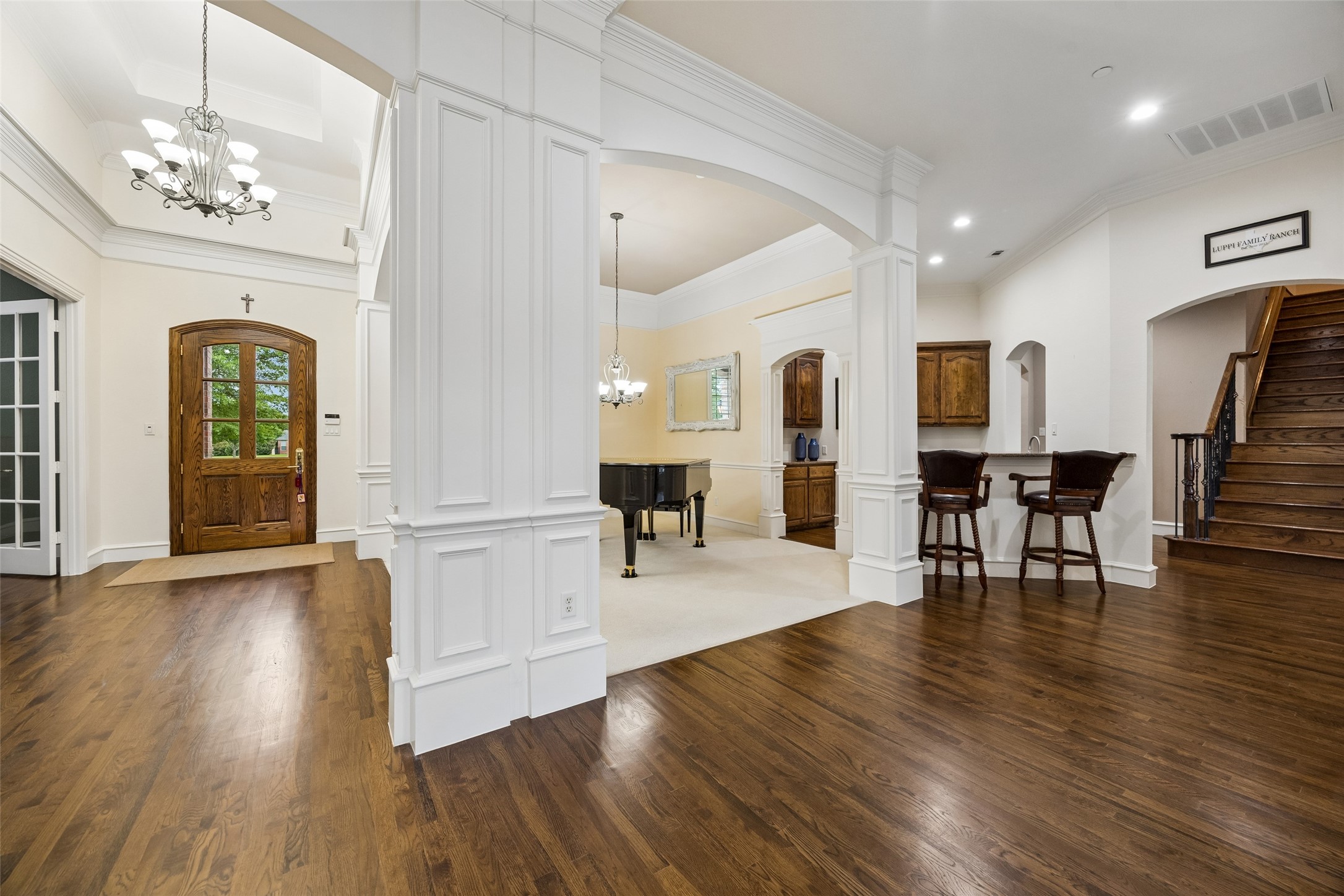 207 Dumont Court