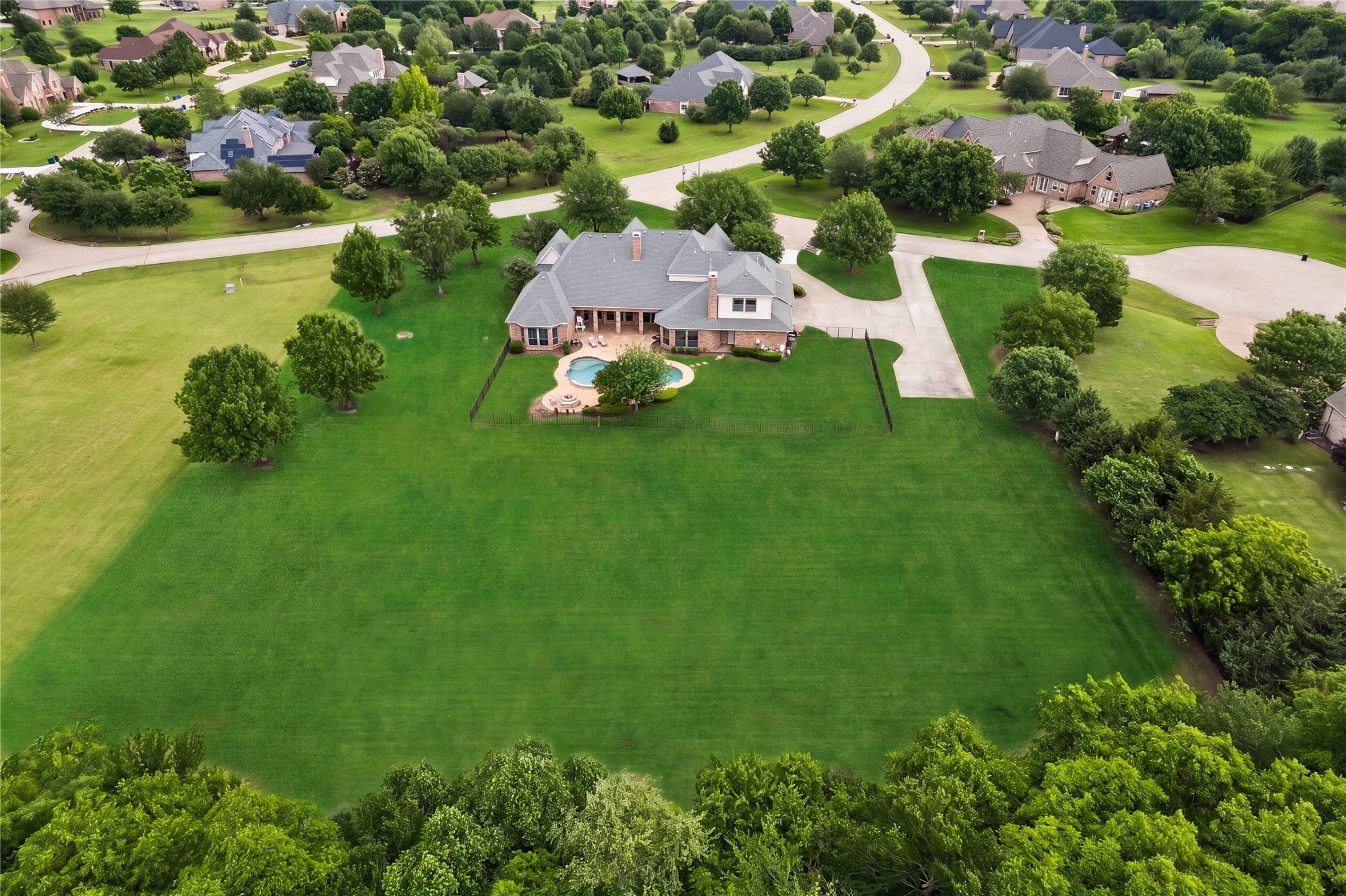 207 Dumont Court