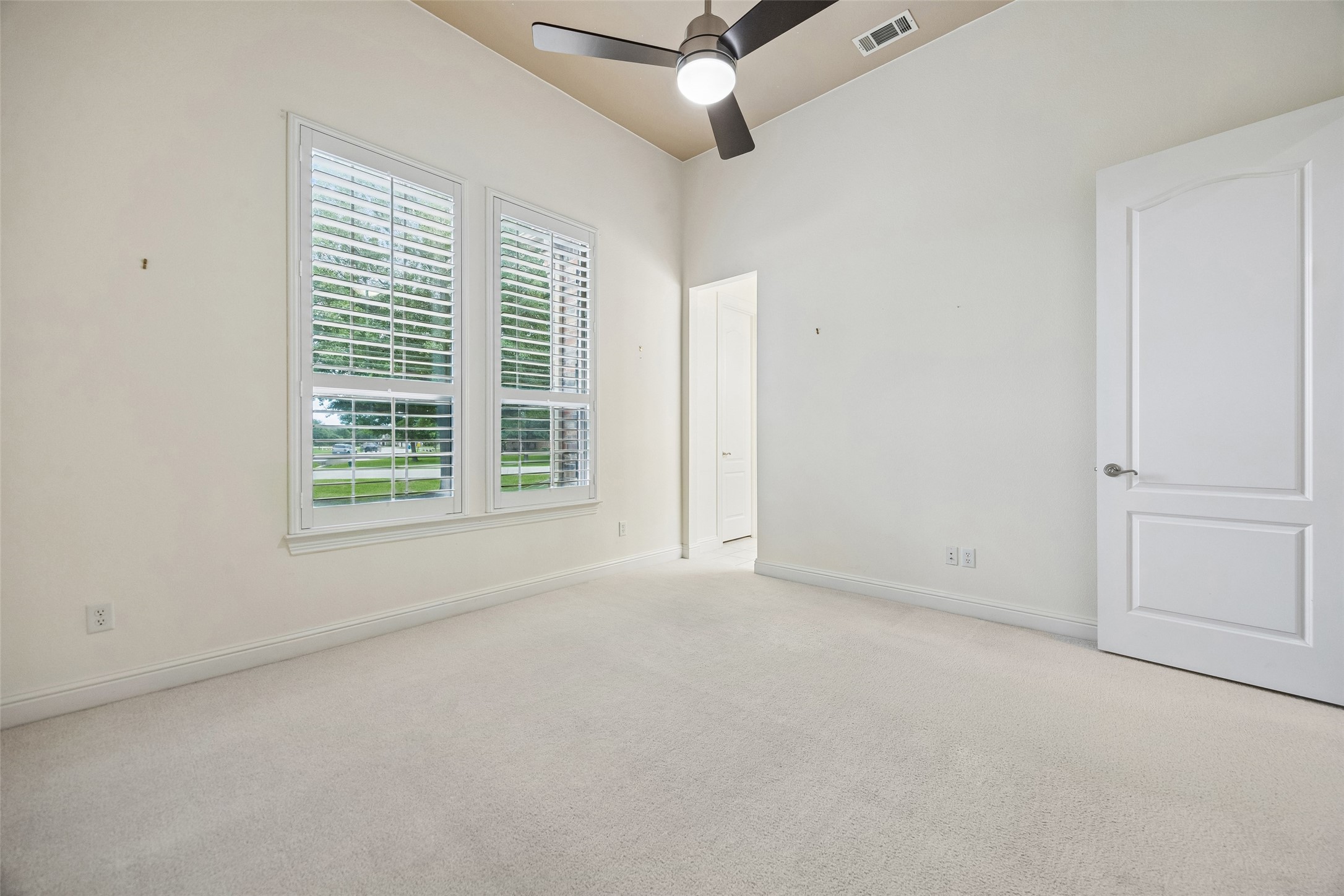 207 Dumont Court