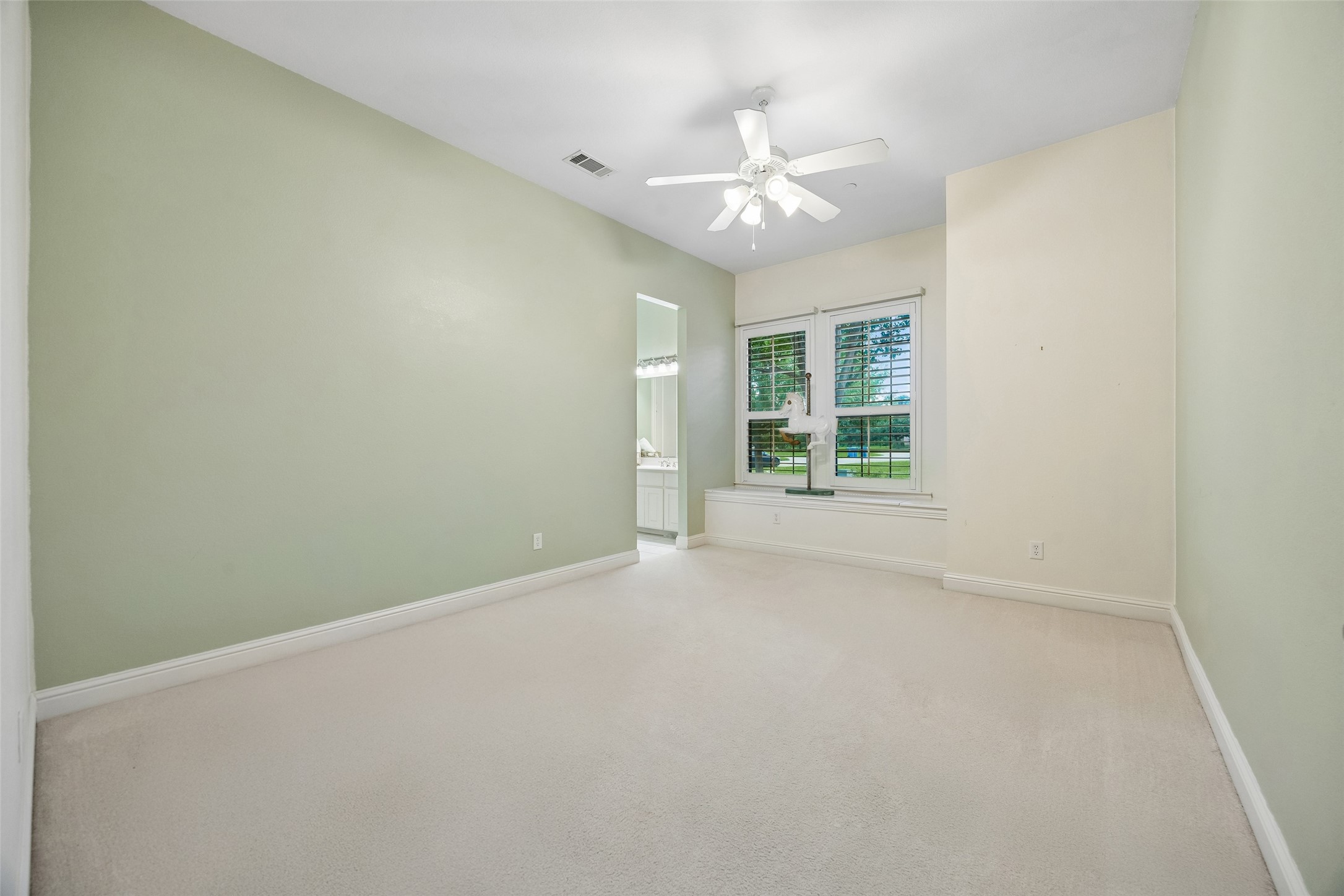 207 Dumont Court