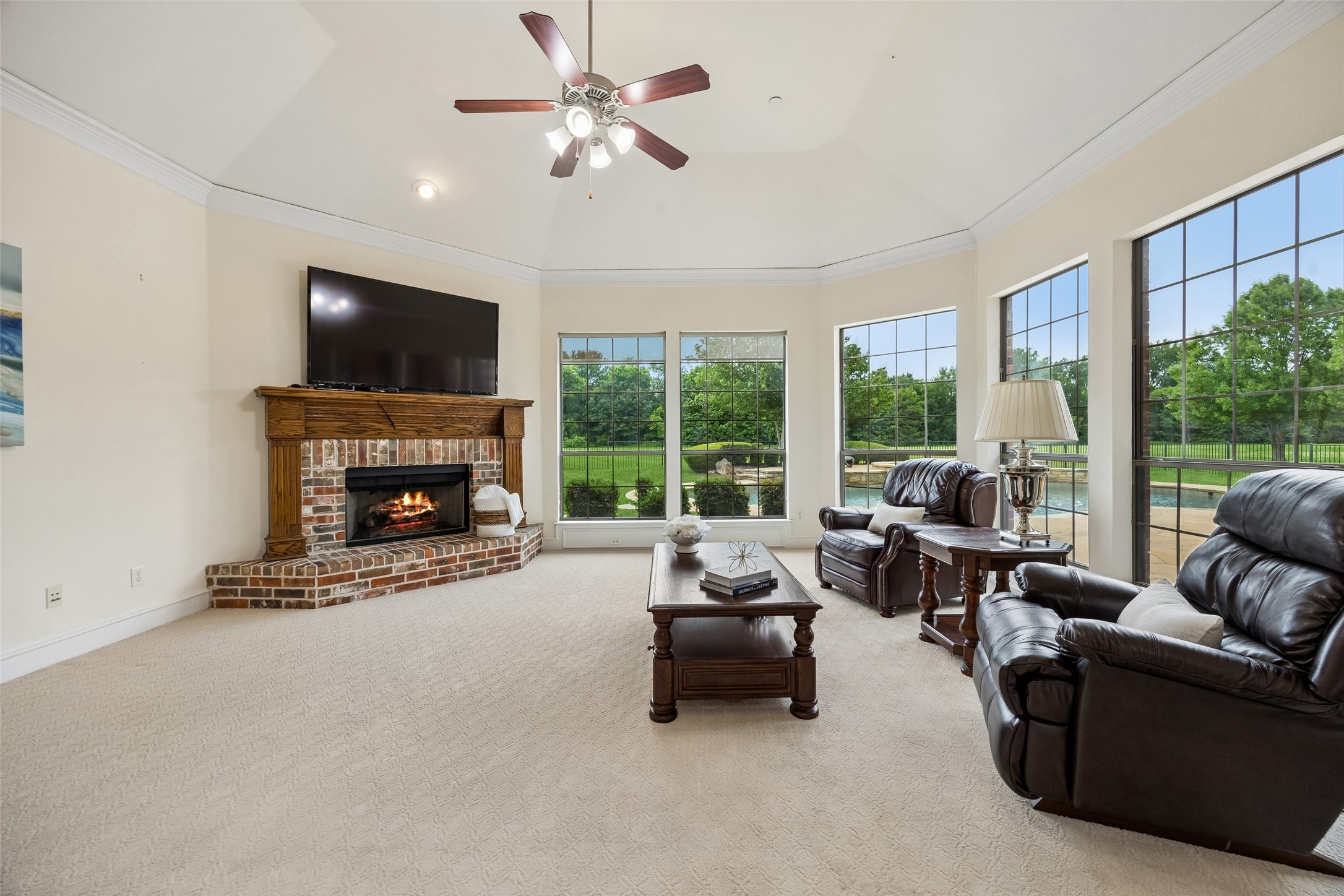 207 Dumont Court