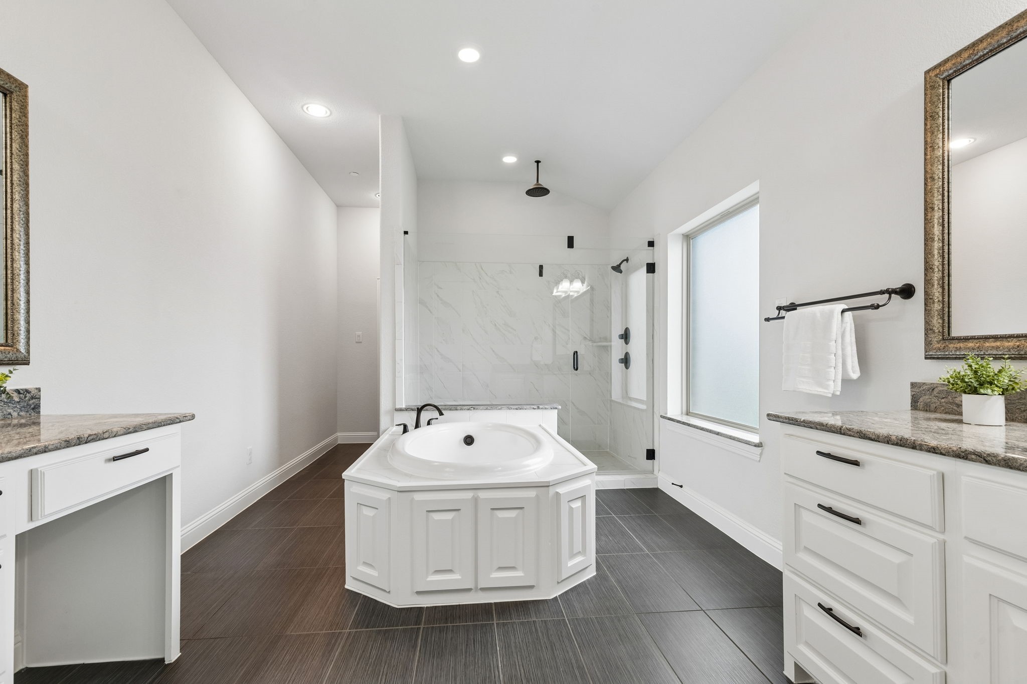 5008 Kingston Court