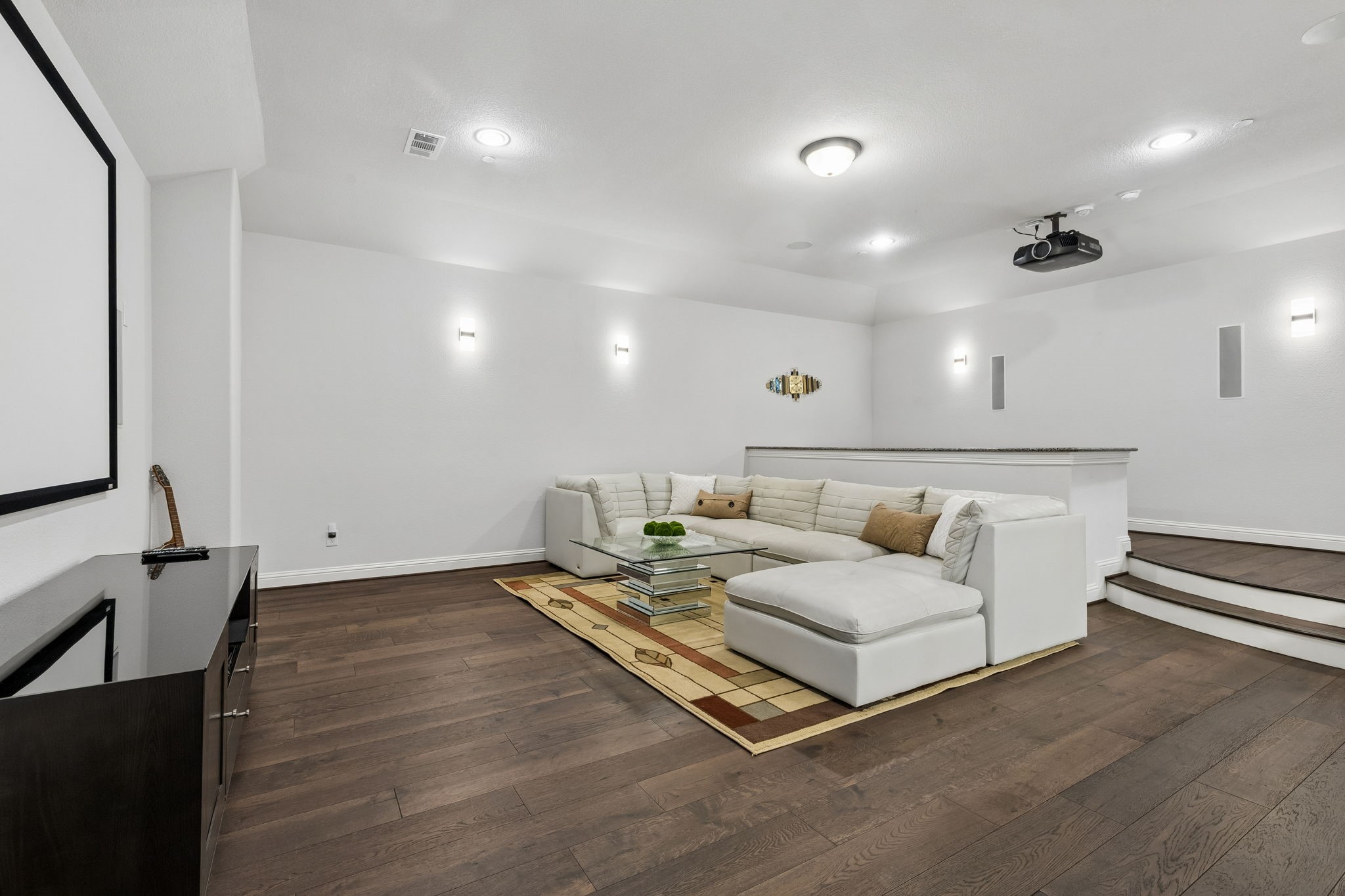 5008 Kingston Court