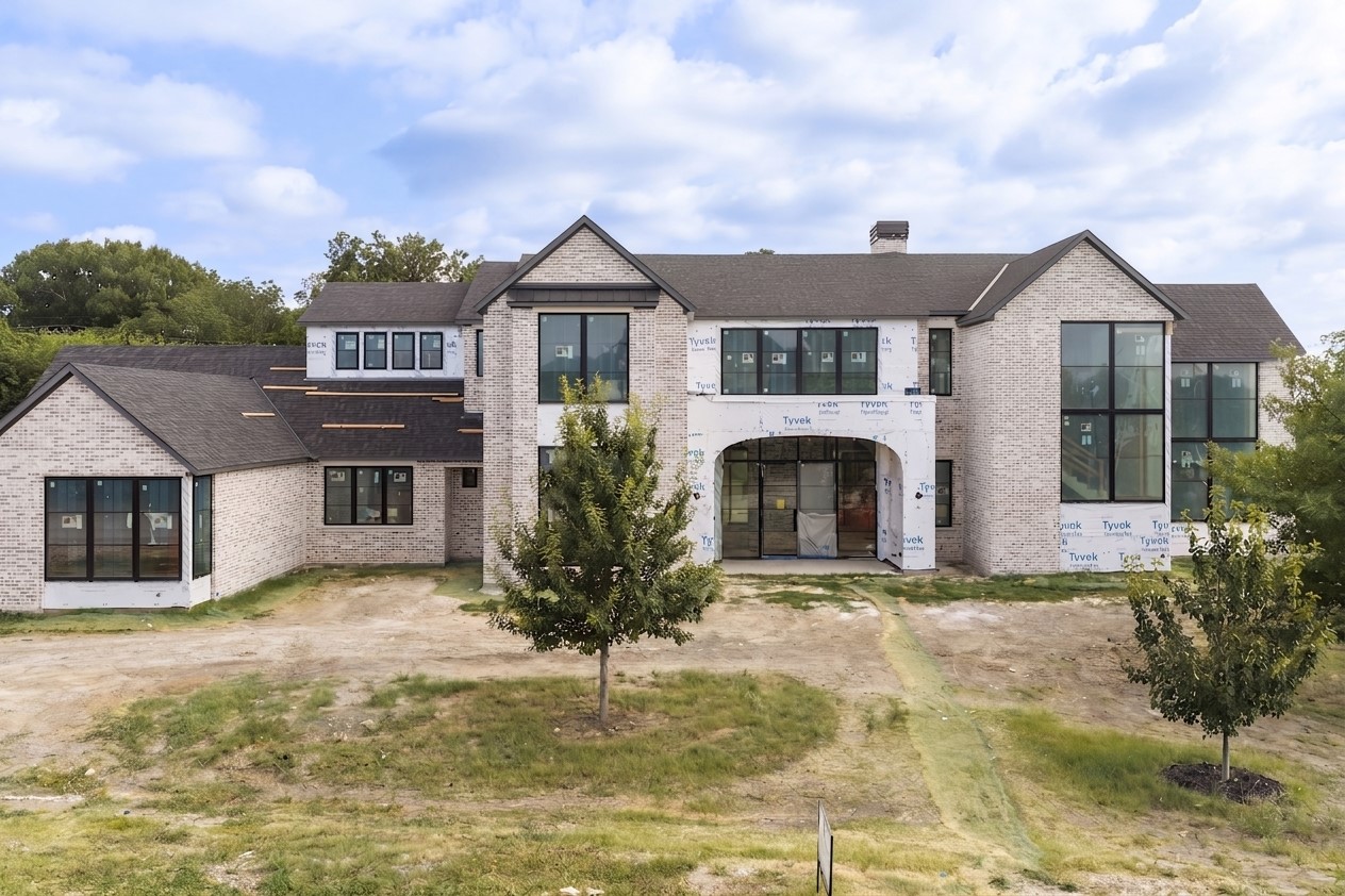 801 Walden Pond Way