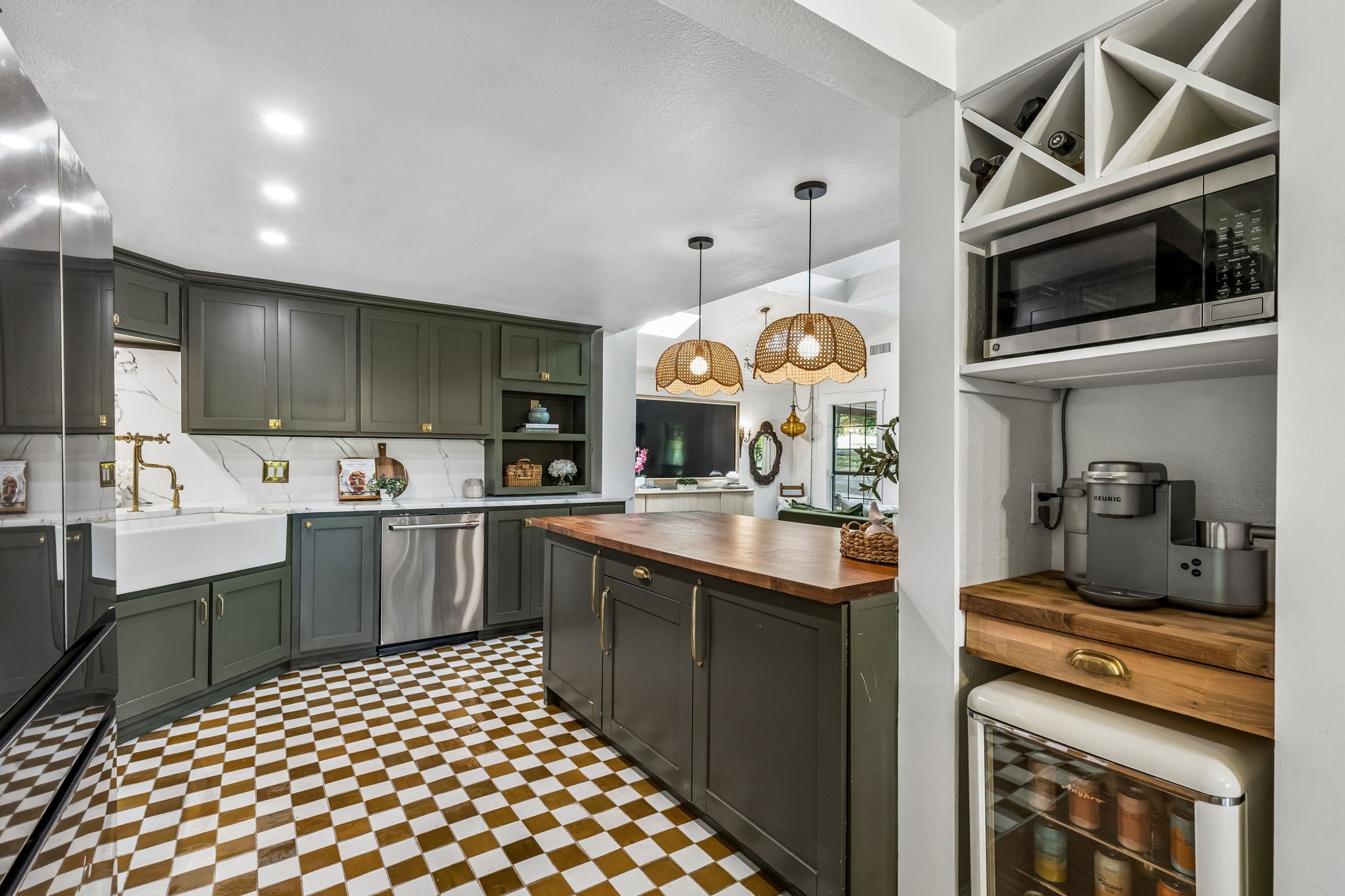 4546 County Road 408