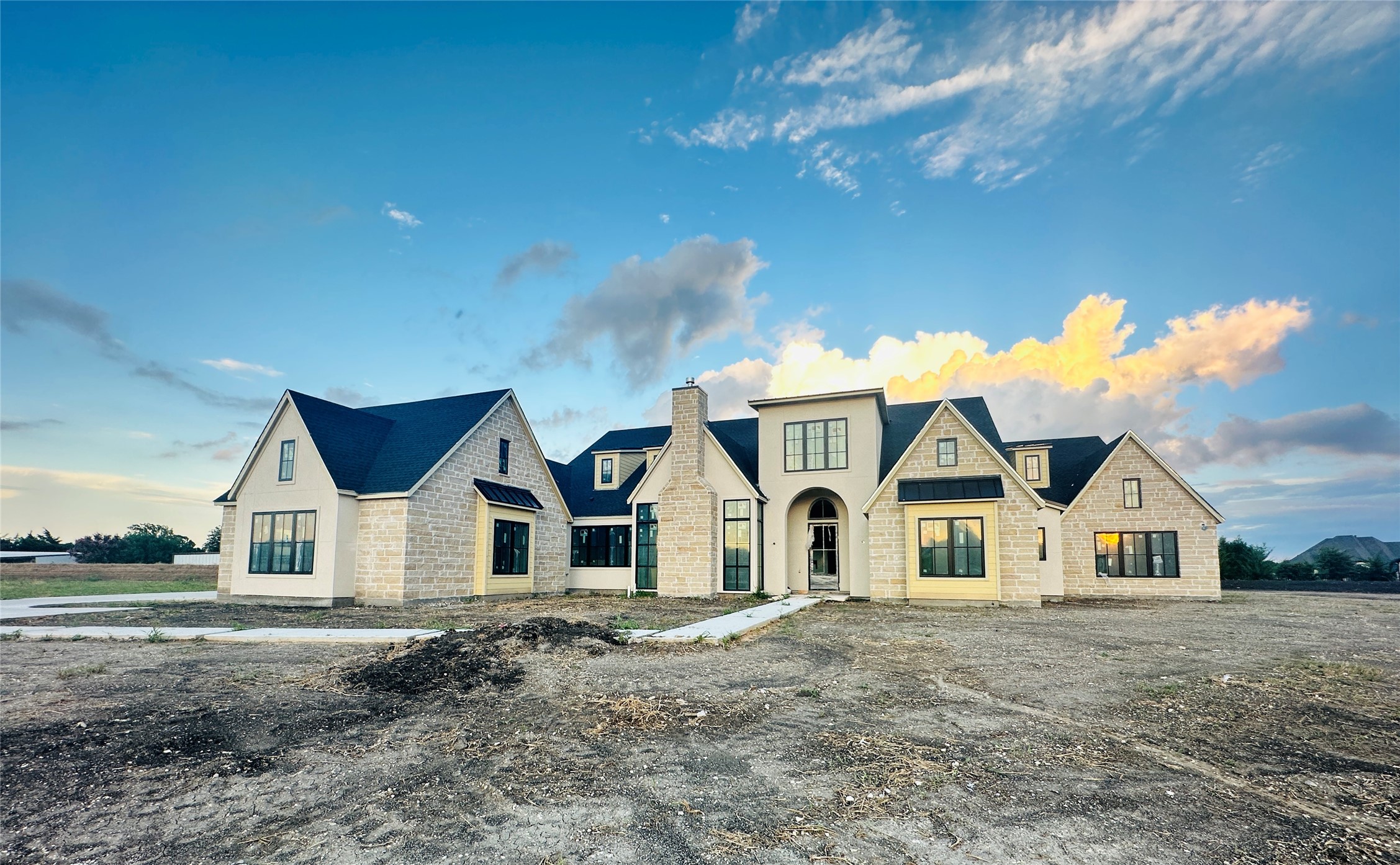 900 Healey Drive