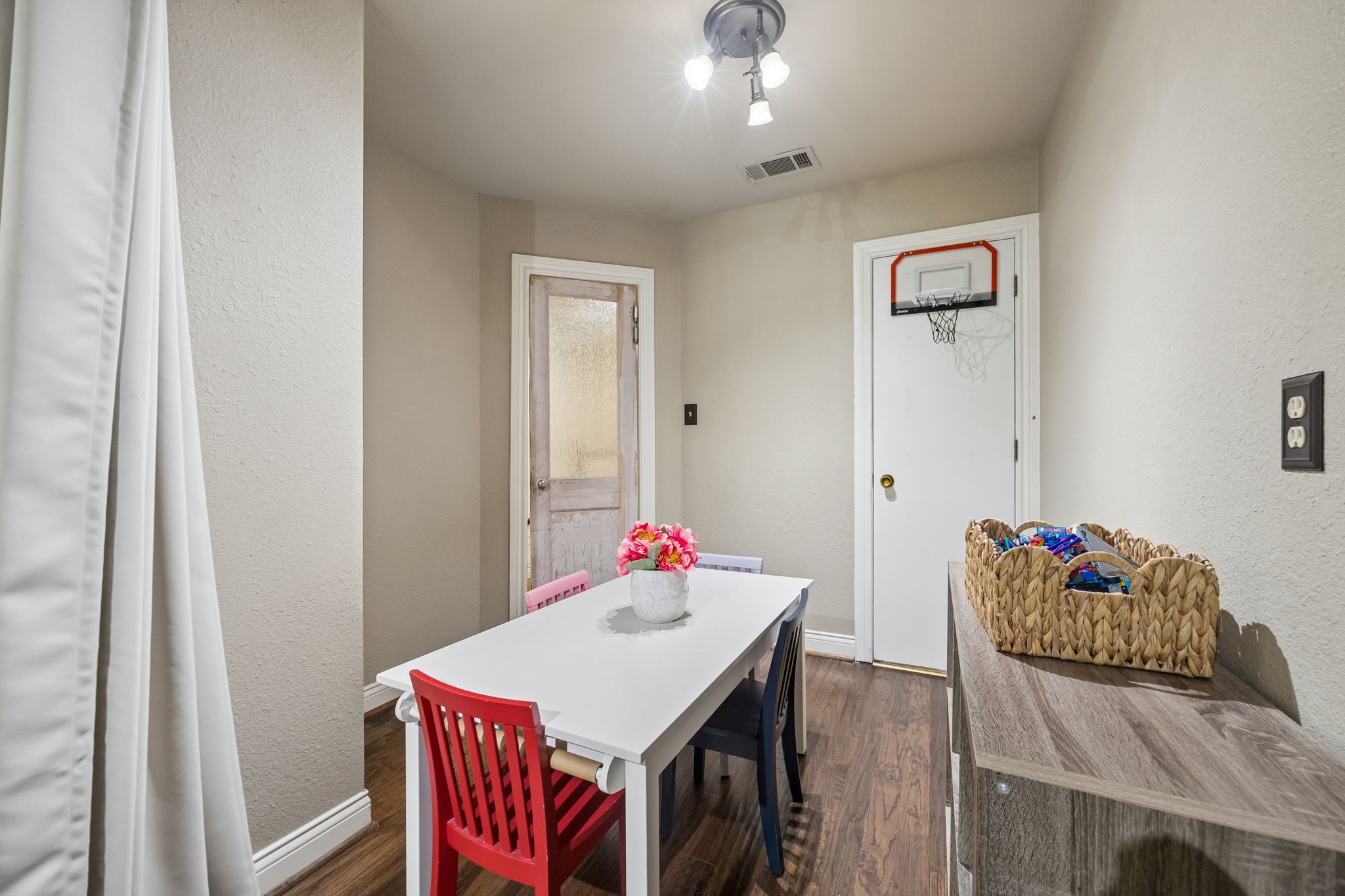 520 Cottonwood Place