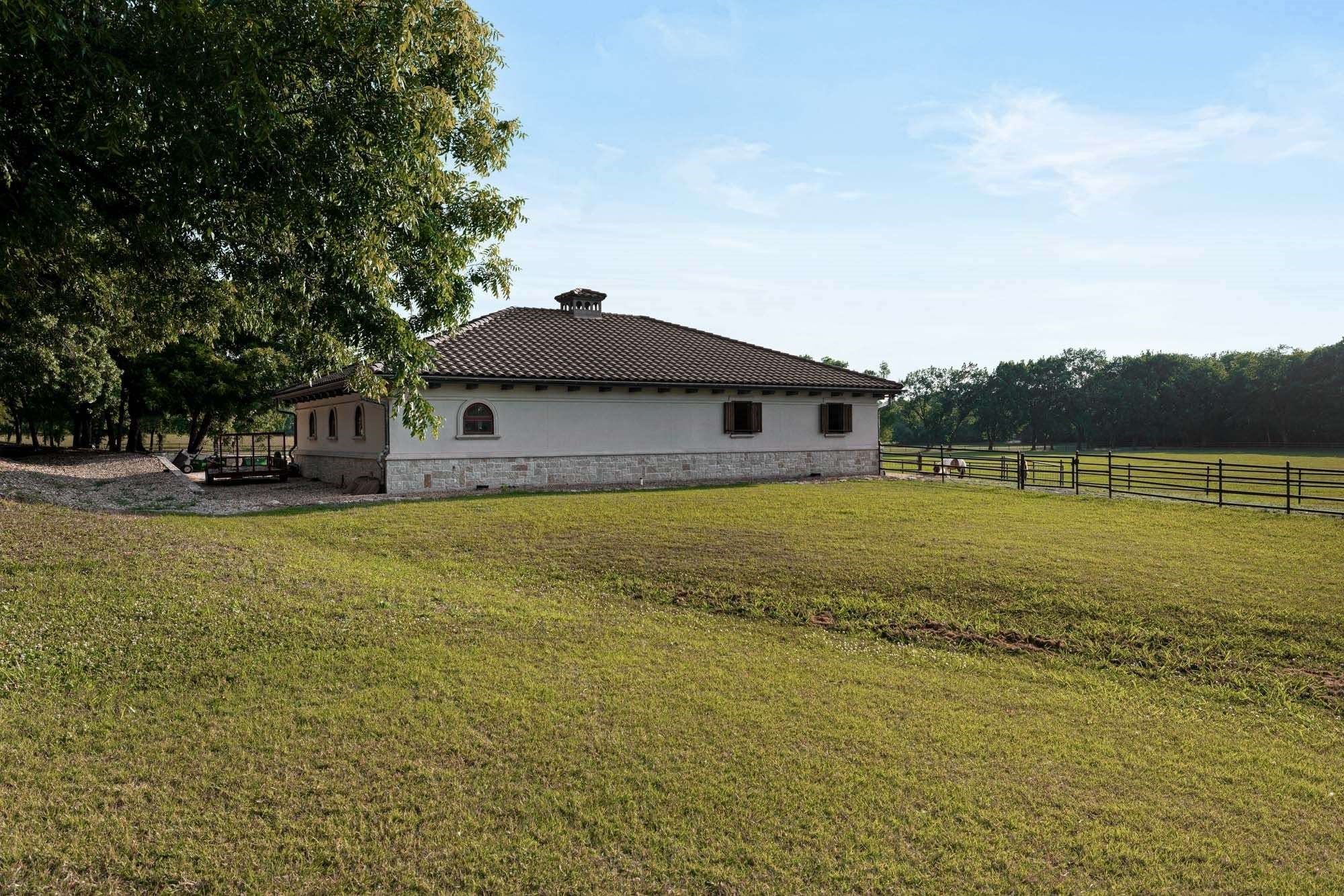 2115 Paradise Ranch Trail