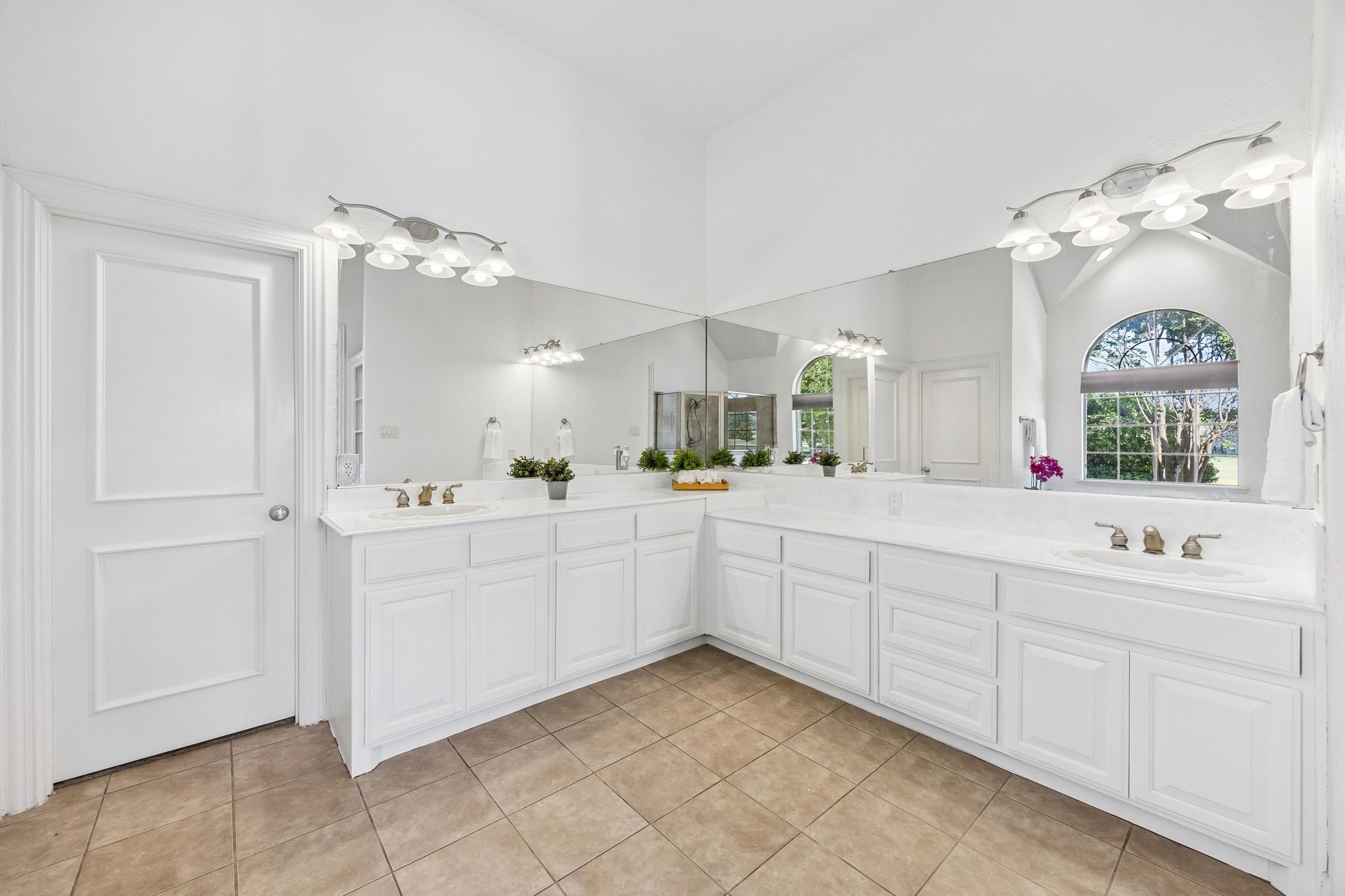 560 Palomino Drive