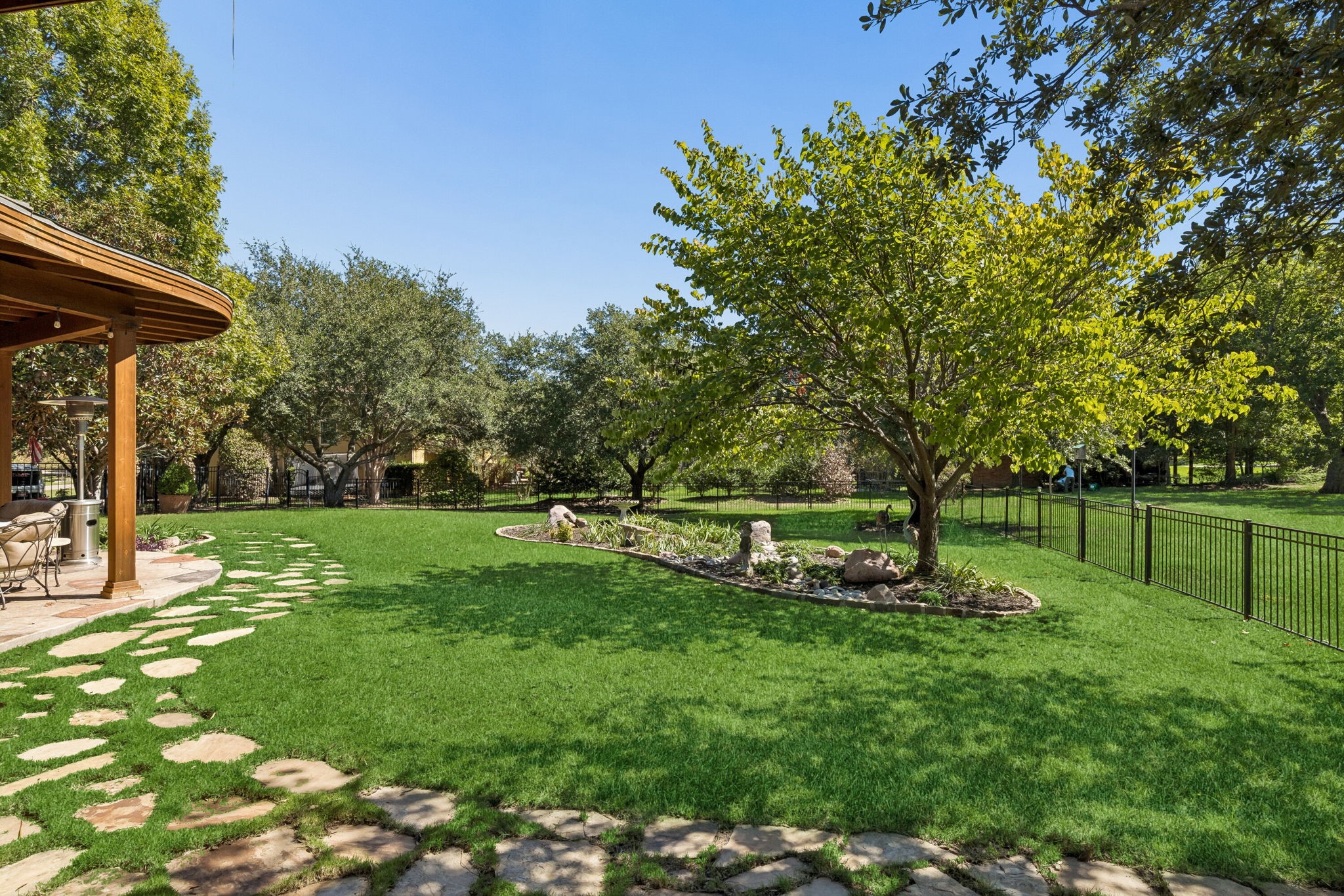 90 Seis Lagos Trail