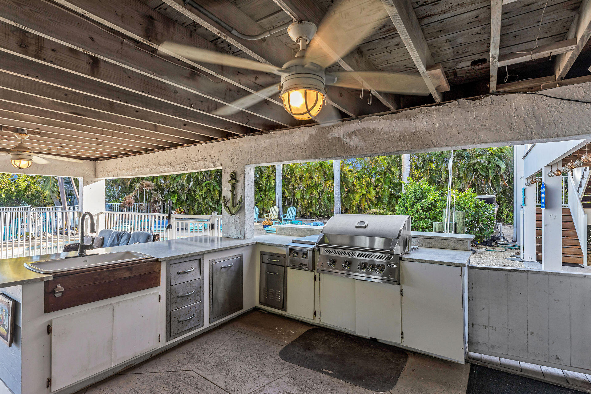 86 Pelican Road