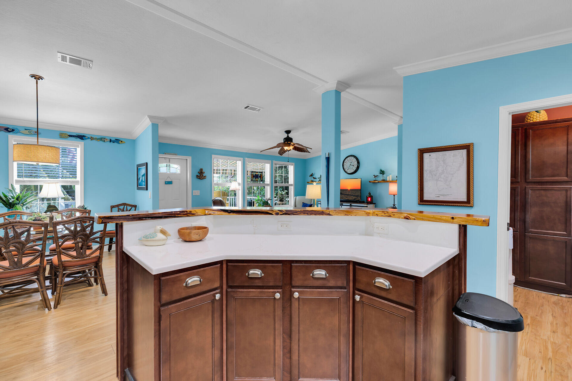 5204 Dogwood Dell Street