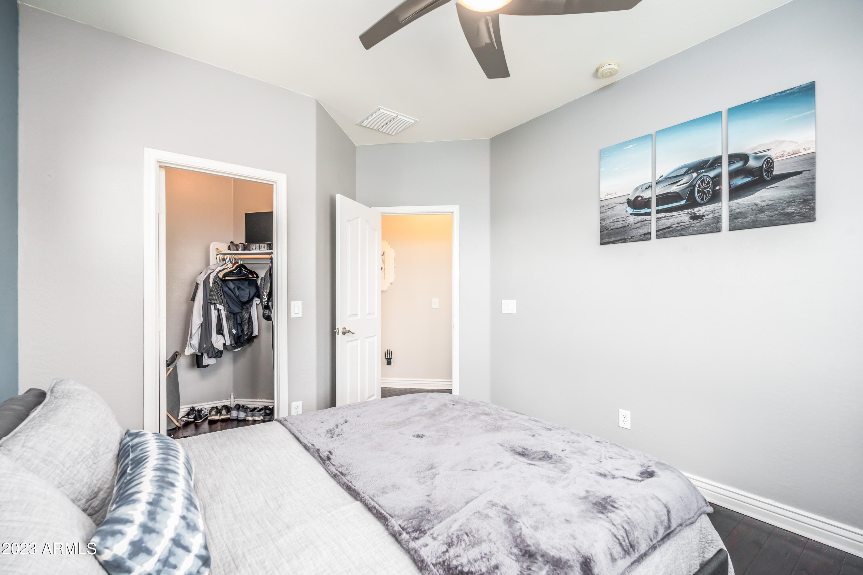 2915 E TRIGGER Way