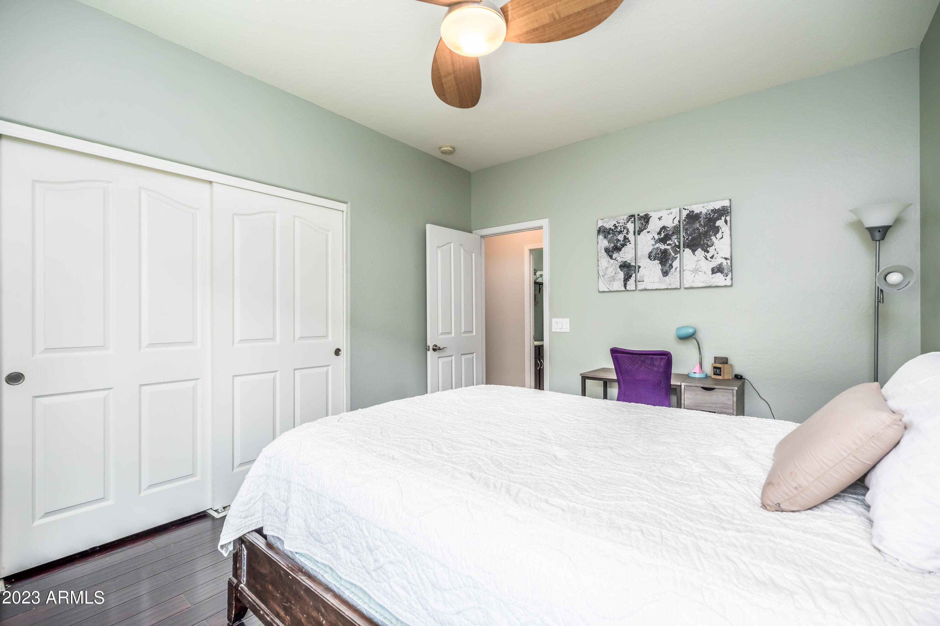 2915 E TRIGGER Way