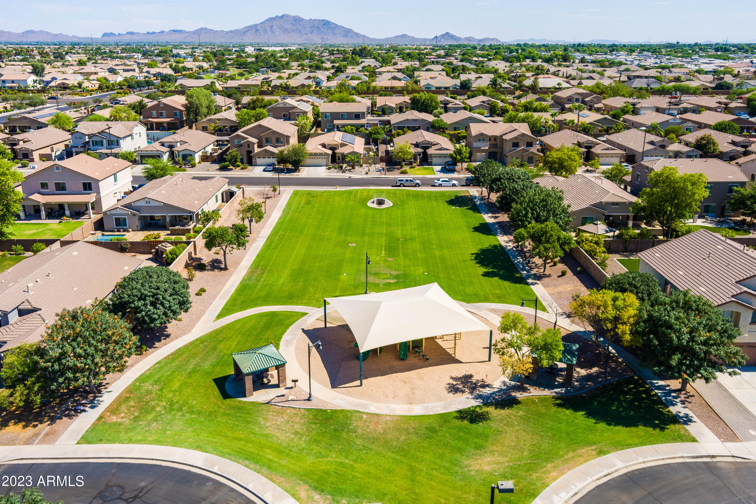 2915 E TRIGGER Way