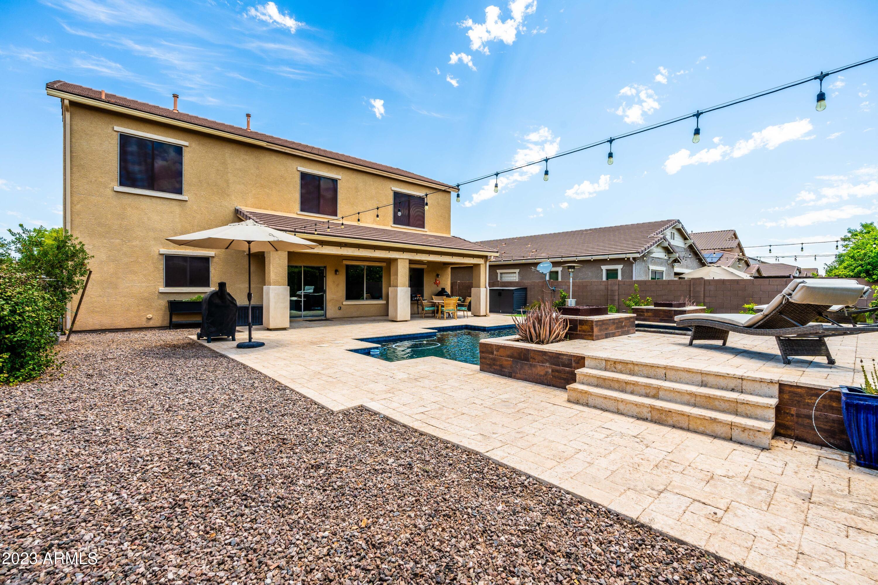 2915 E TRIGGER Way