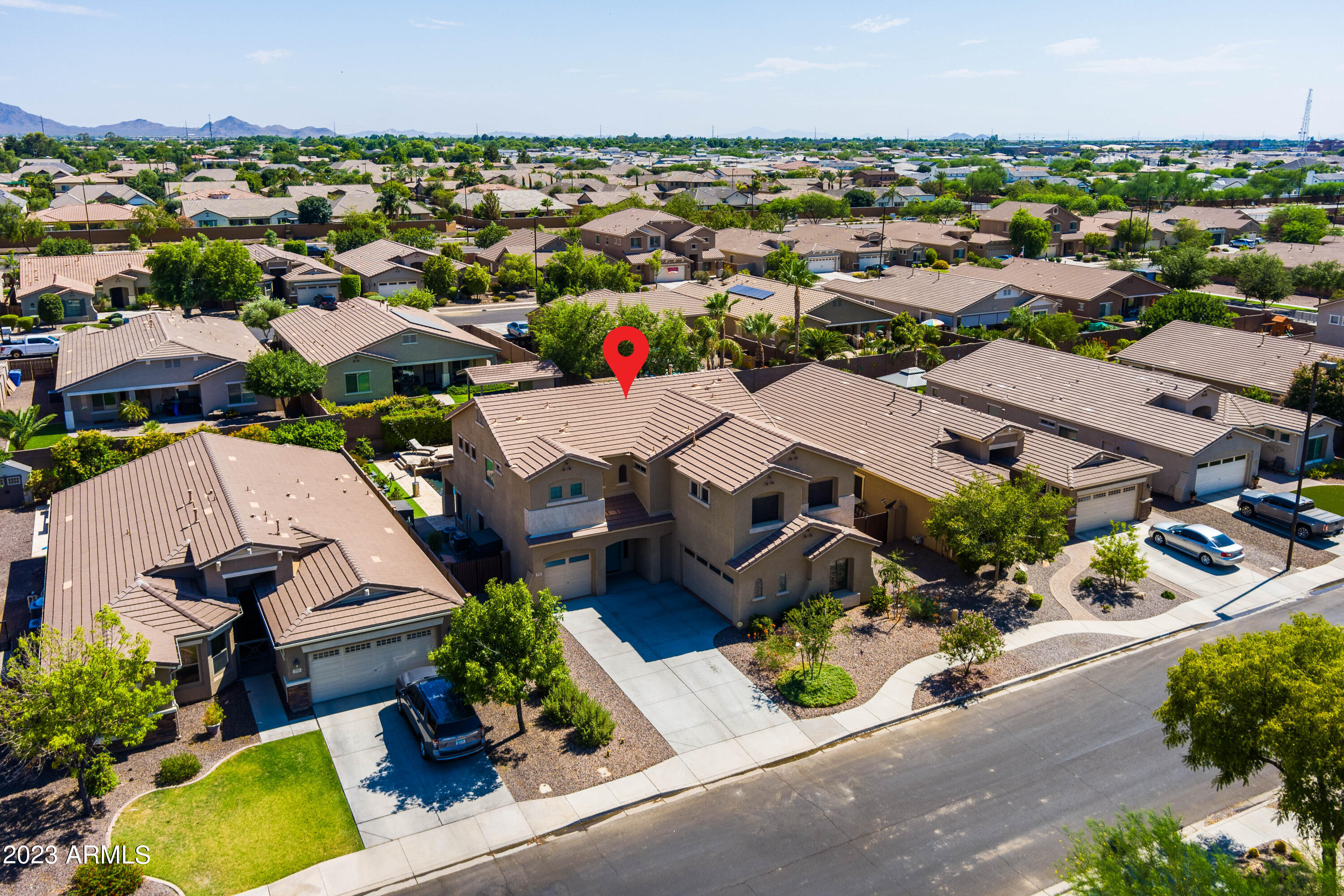 2915 E TRIGGER Way