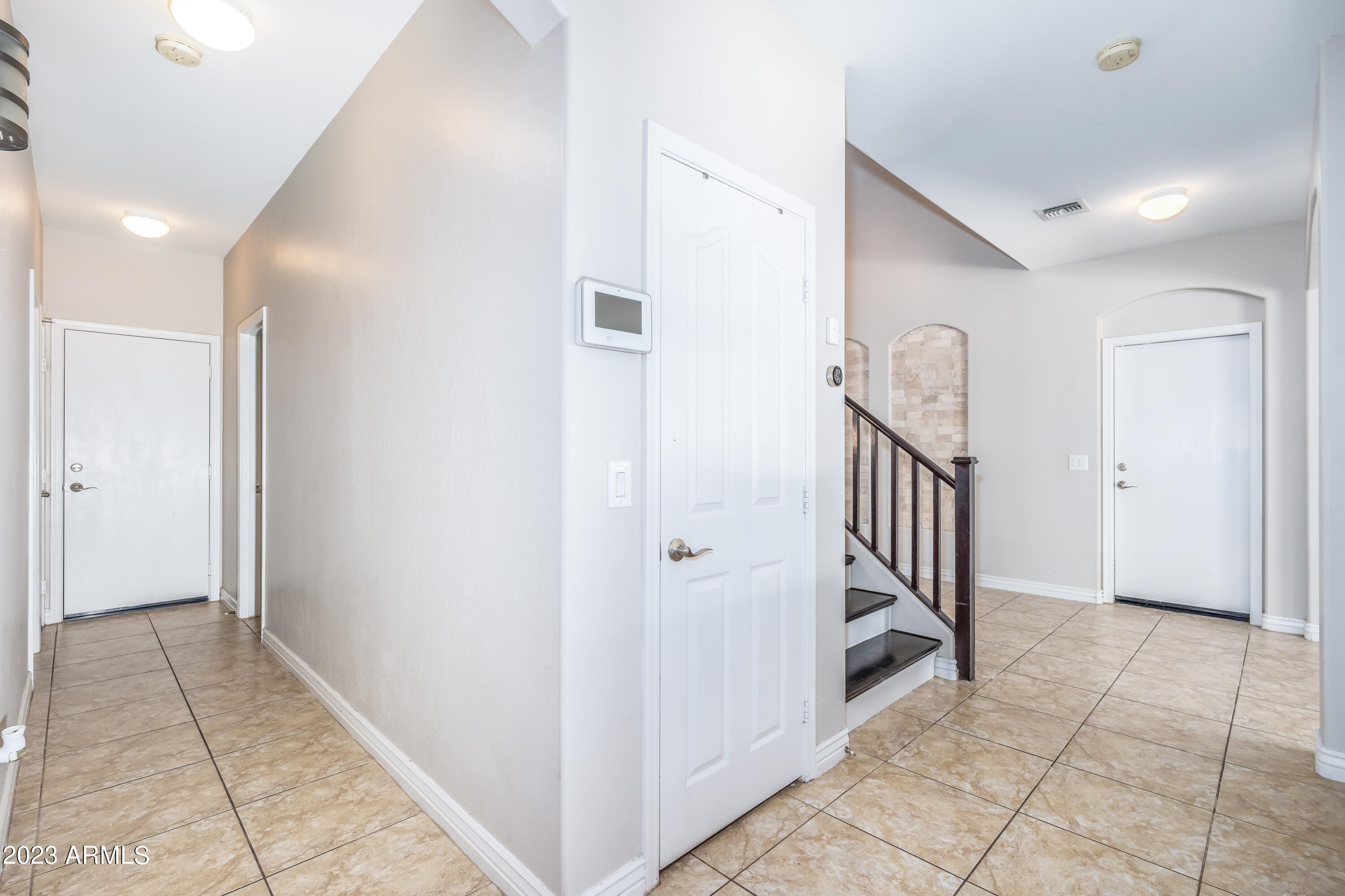 2915 E TRIGGER Way