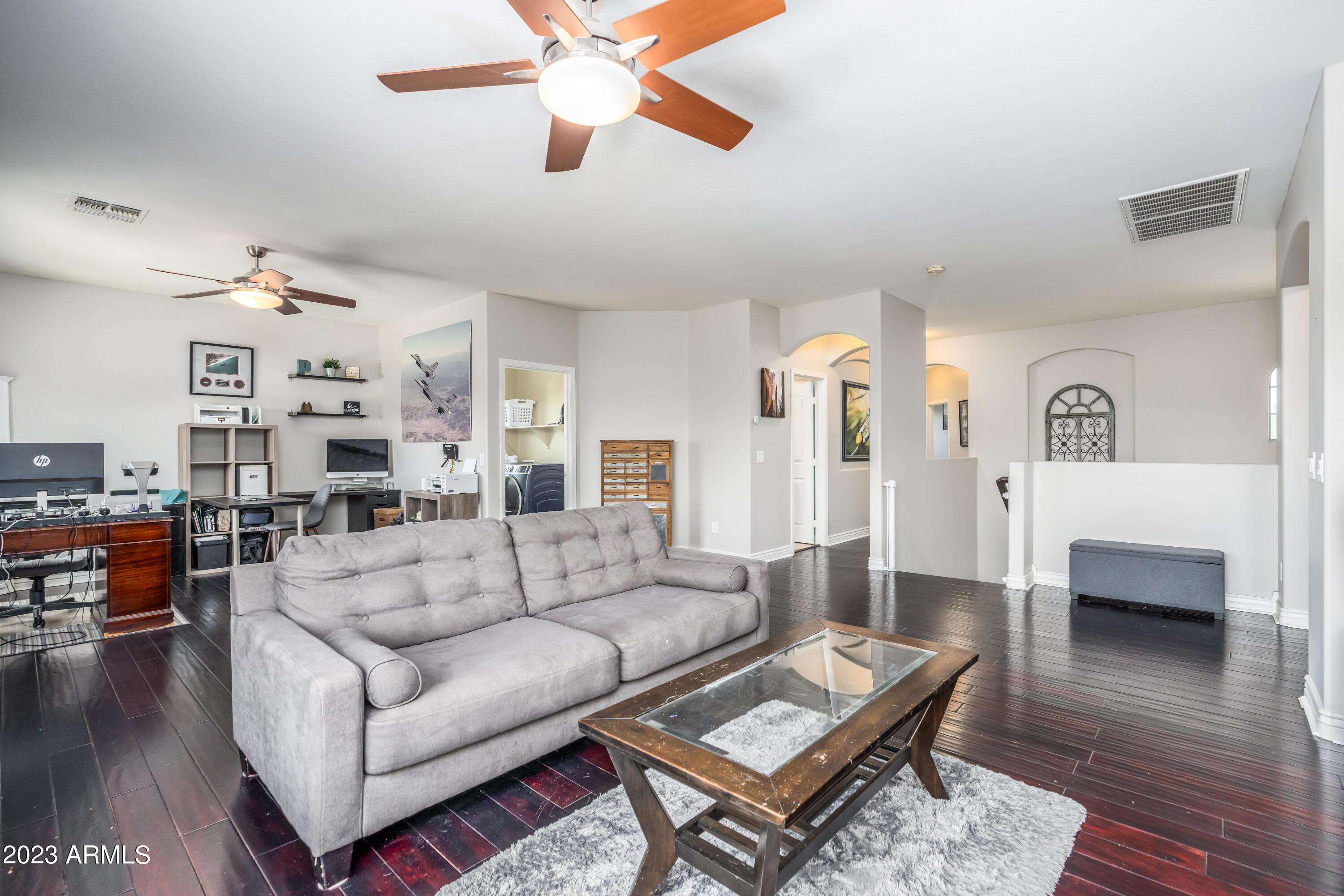 2915 E TRIGGER Way