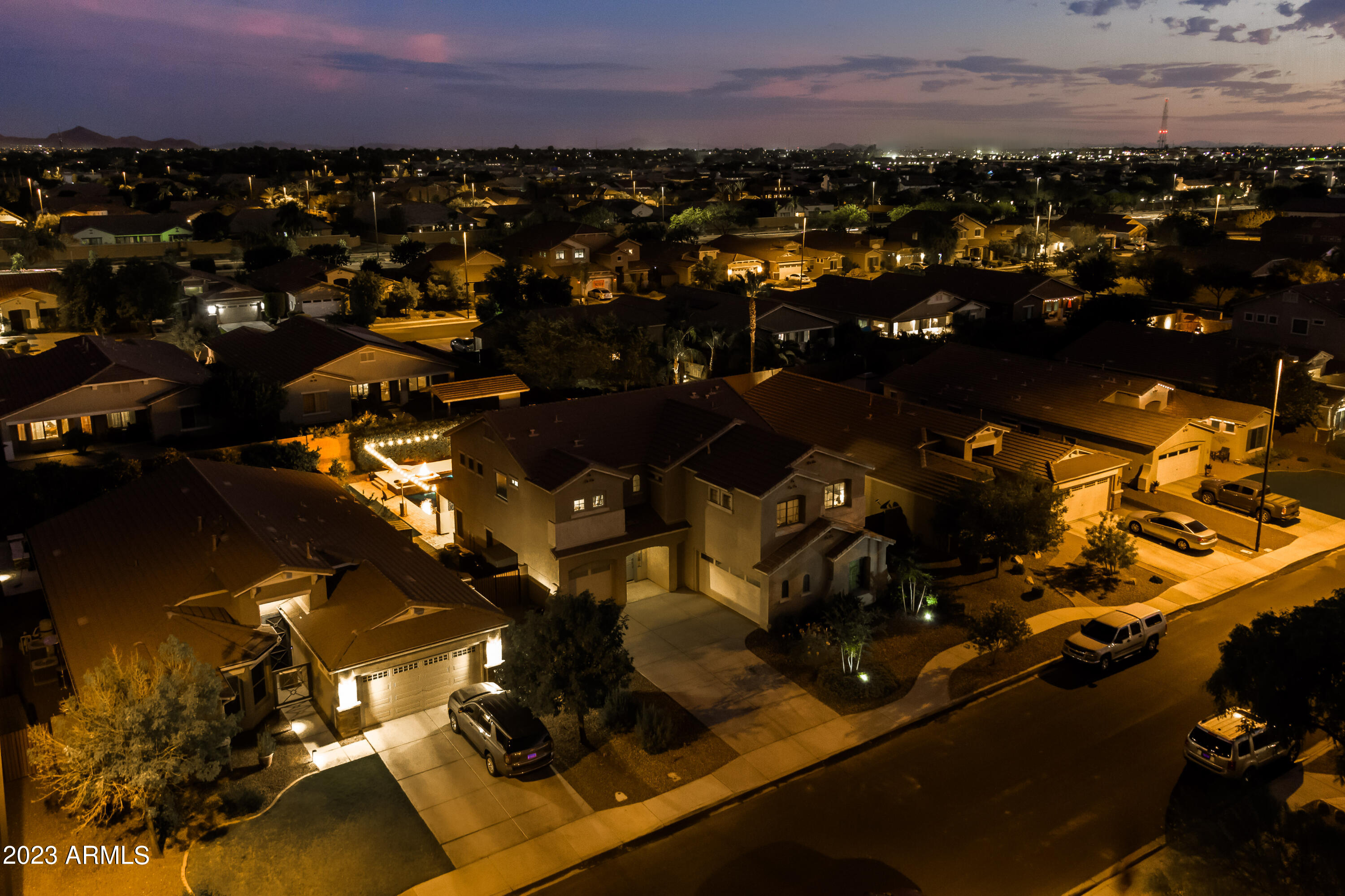 2915 E TRIGGER Way