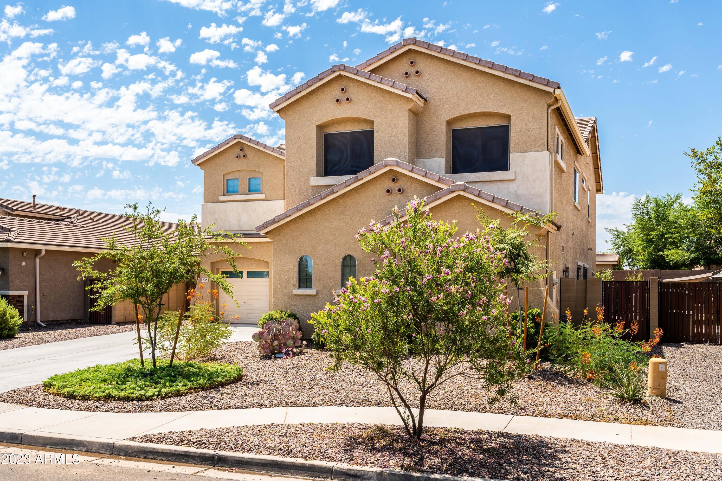2915 E TRIGGER Way