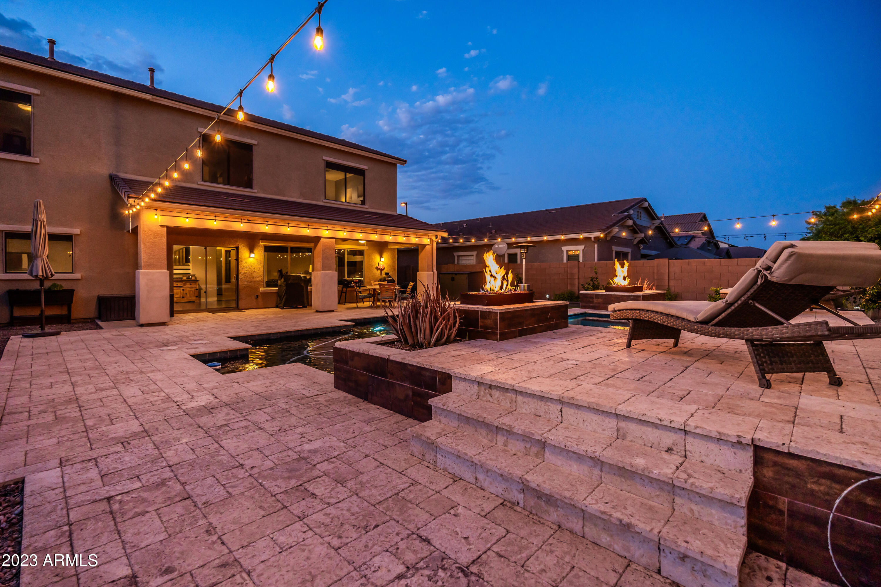 2915 E TRIGGER Way