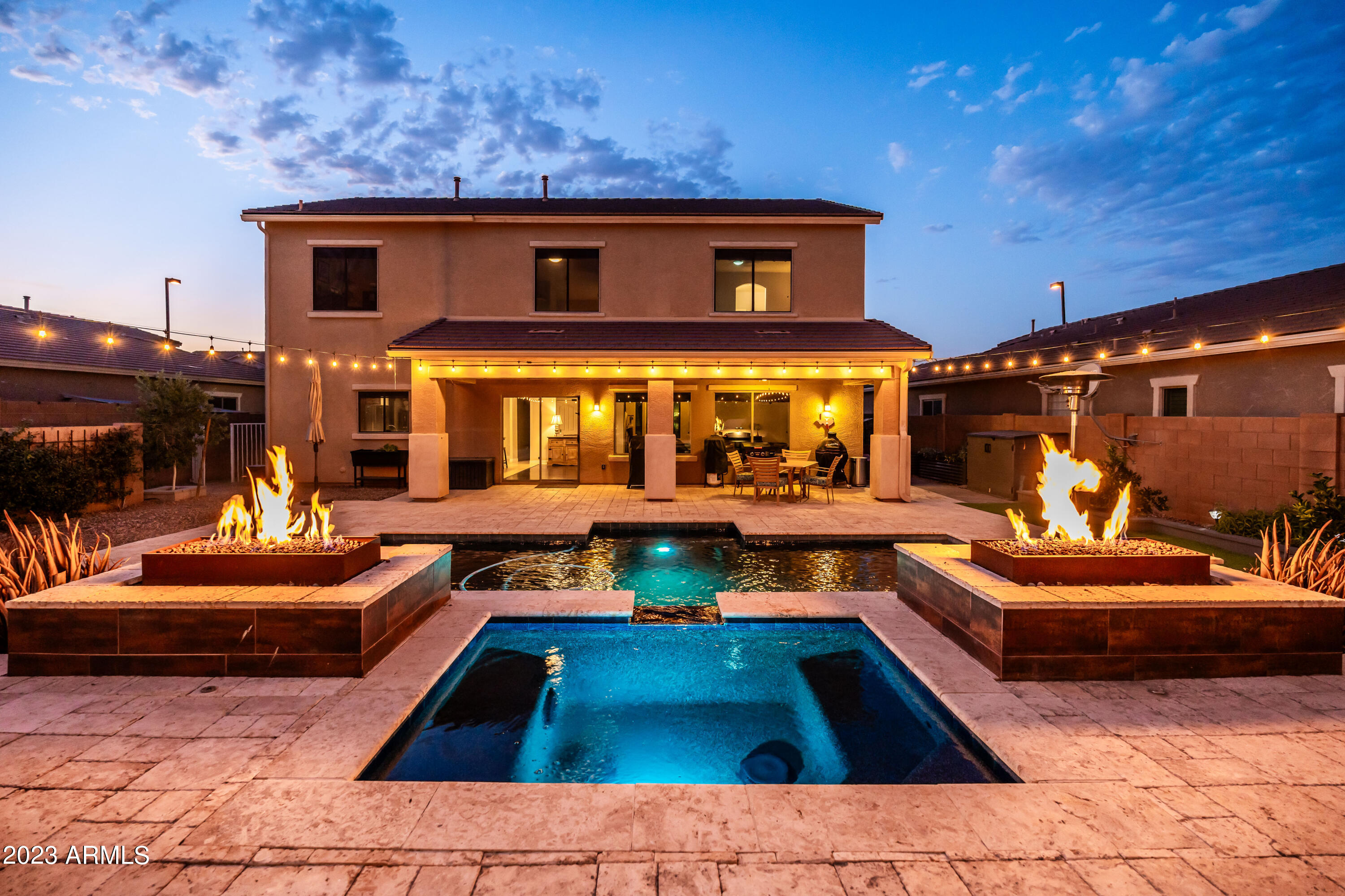 2915 E TRIGGER Way