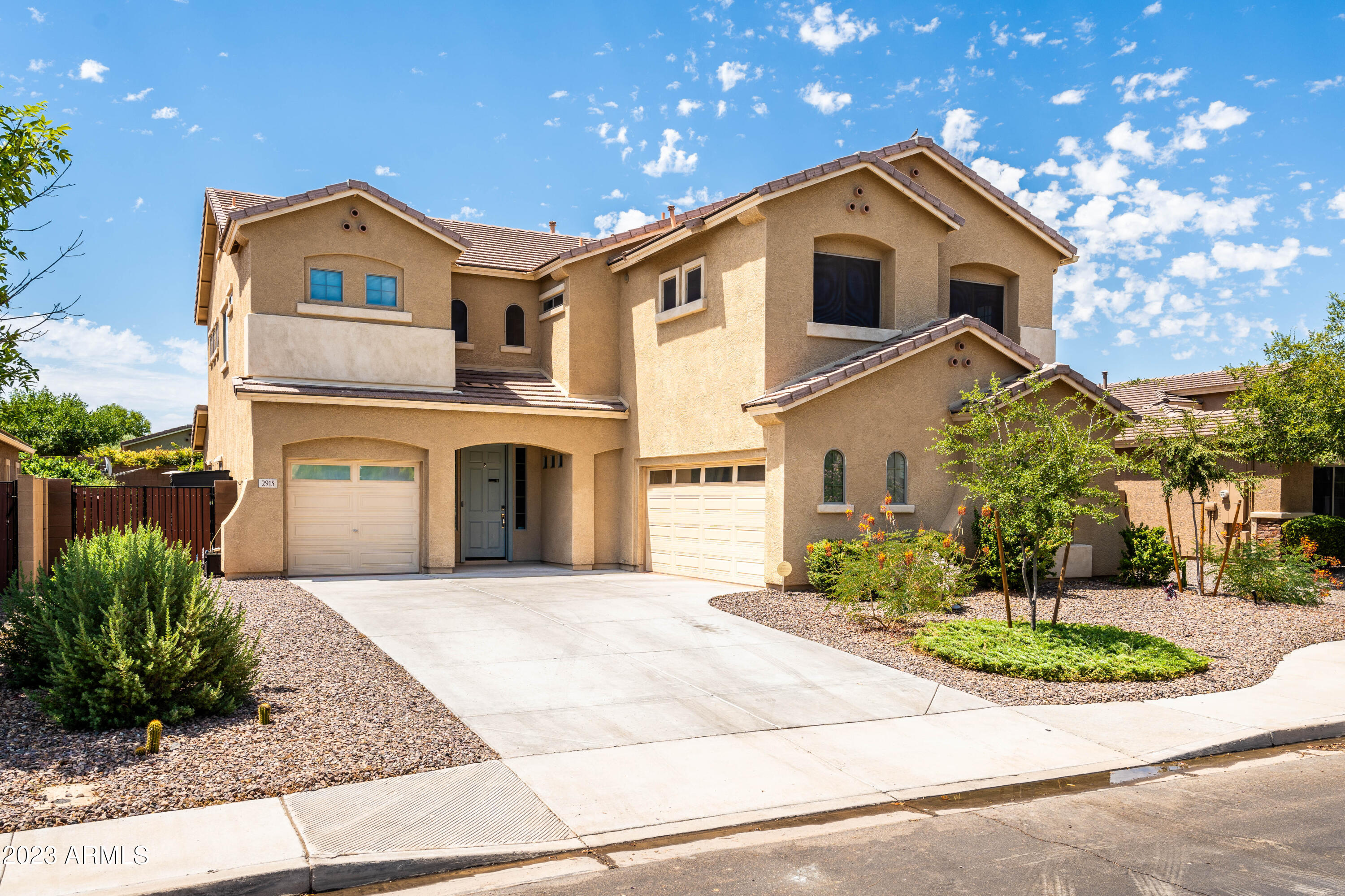 2915 E TRIGGER Way