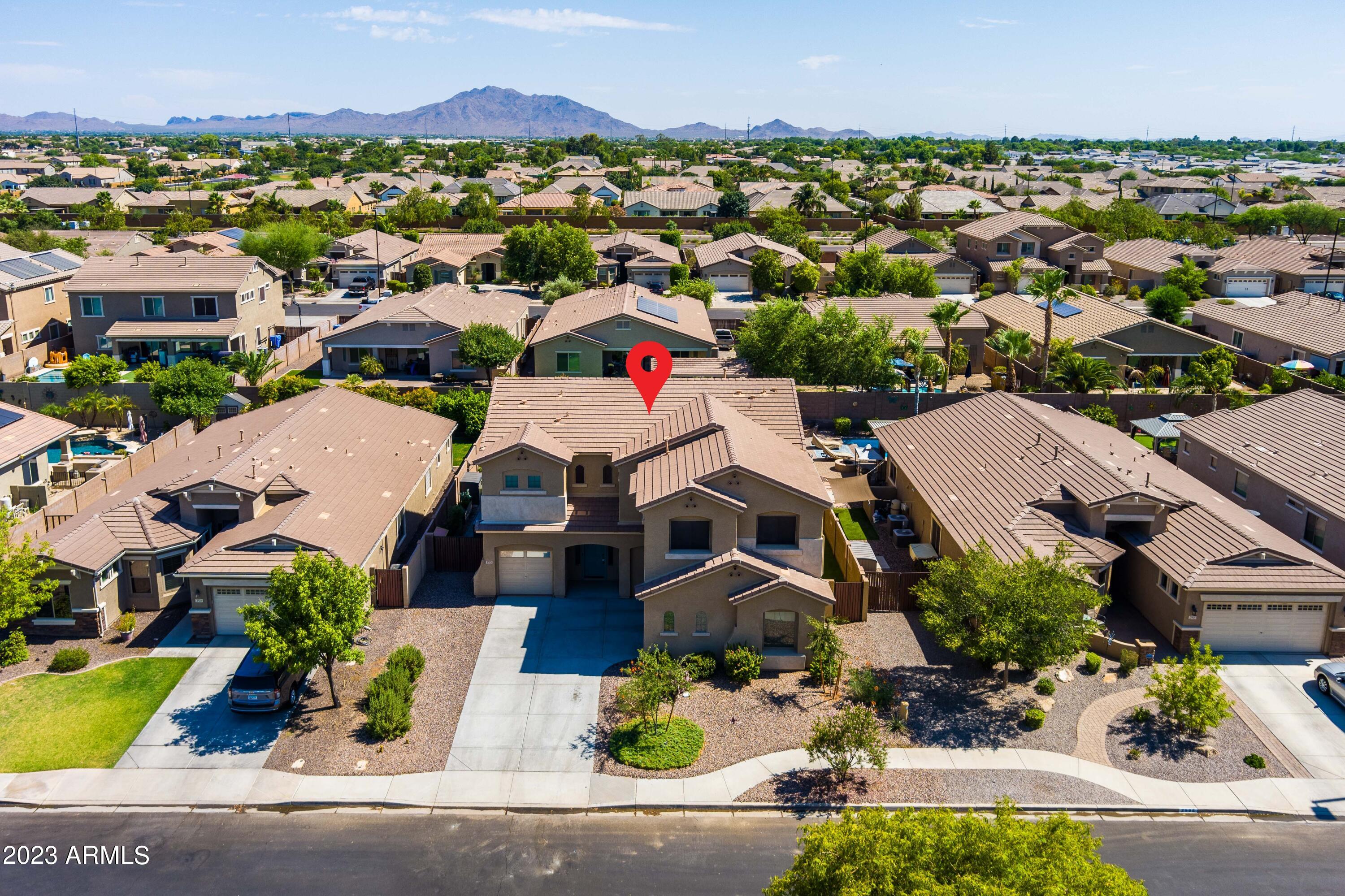 2915 E TRIGGER Way