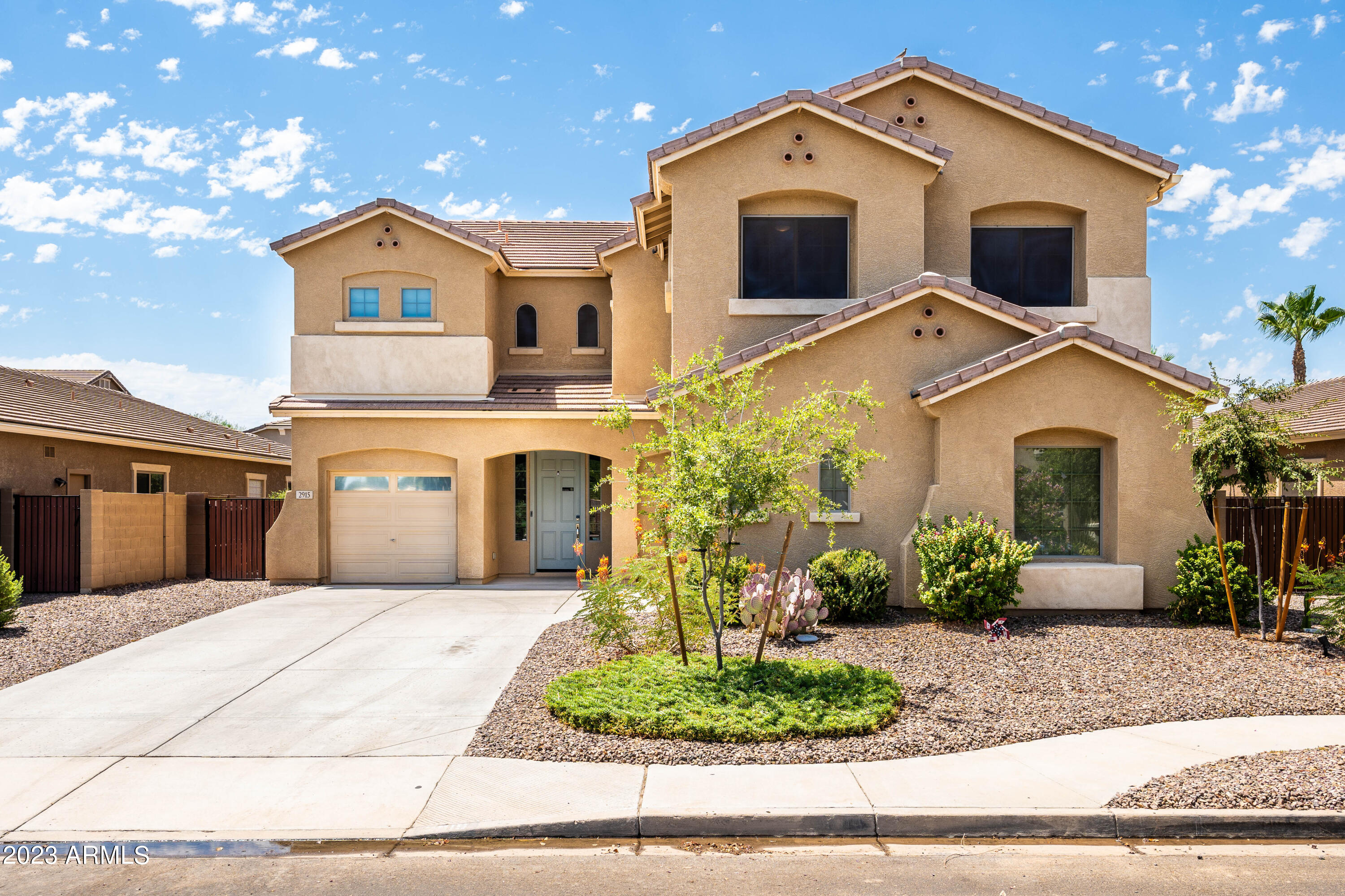 2915 E TRIGGER Way