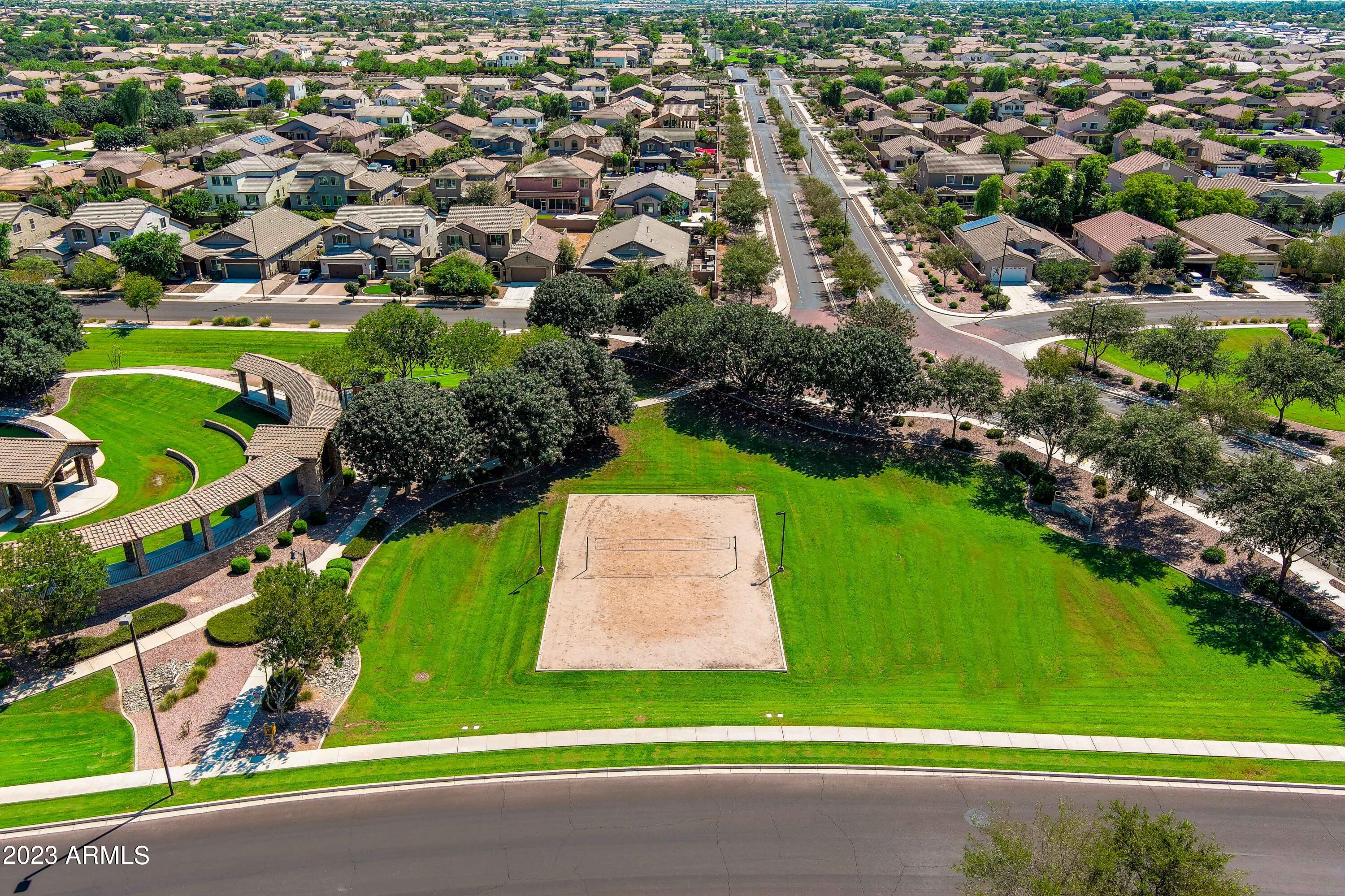 2915 E TRIGGER Way