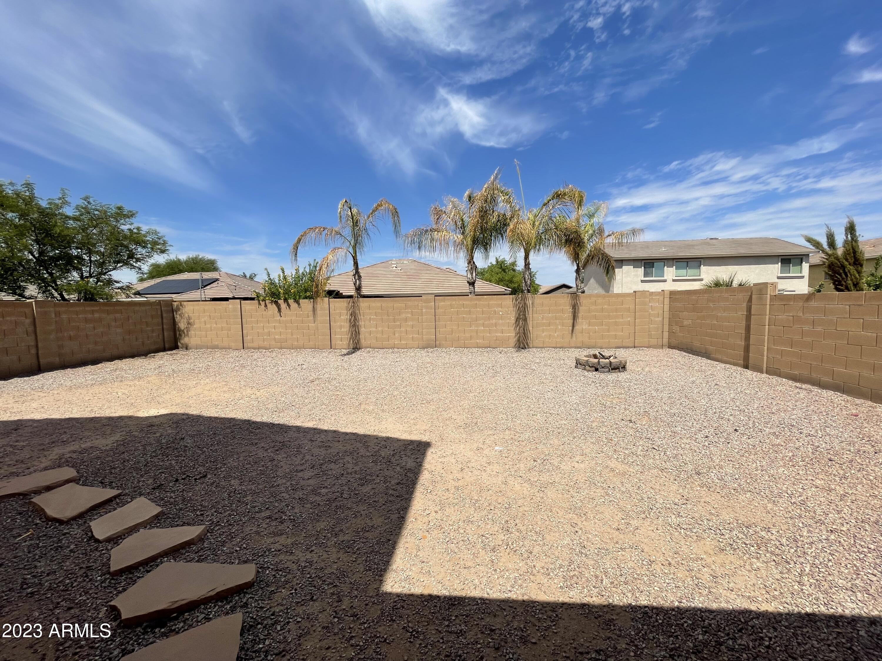 2440 W SILVER STREAK Way