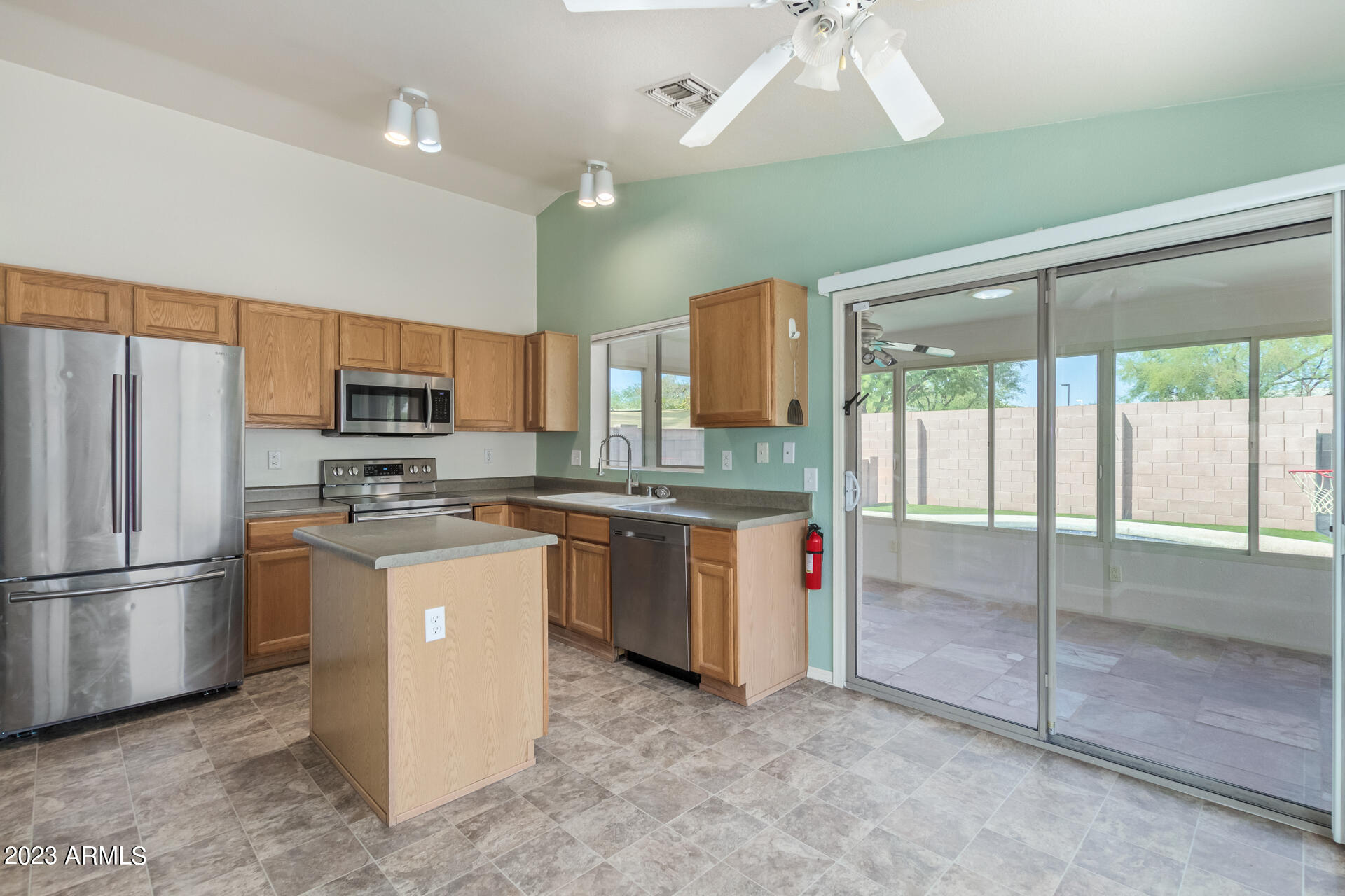 4728 E MOUNTAIN VISTA Drive