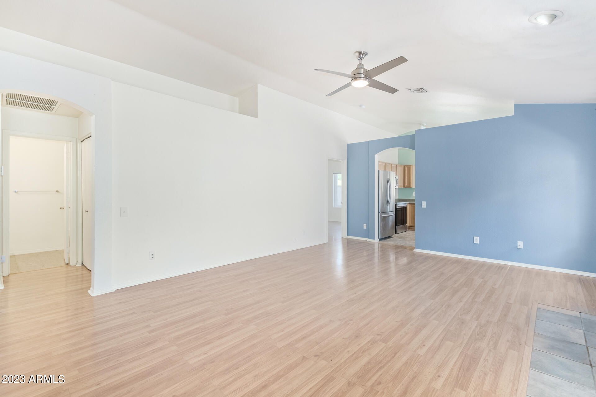 4728 E MOUNTAIN VISTA Drive