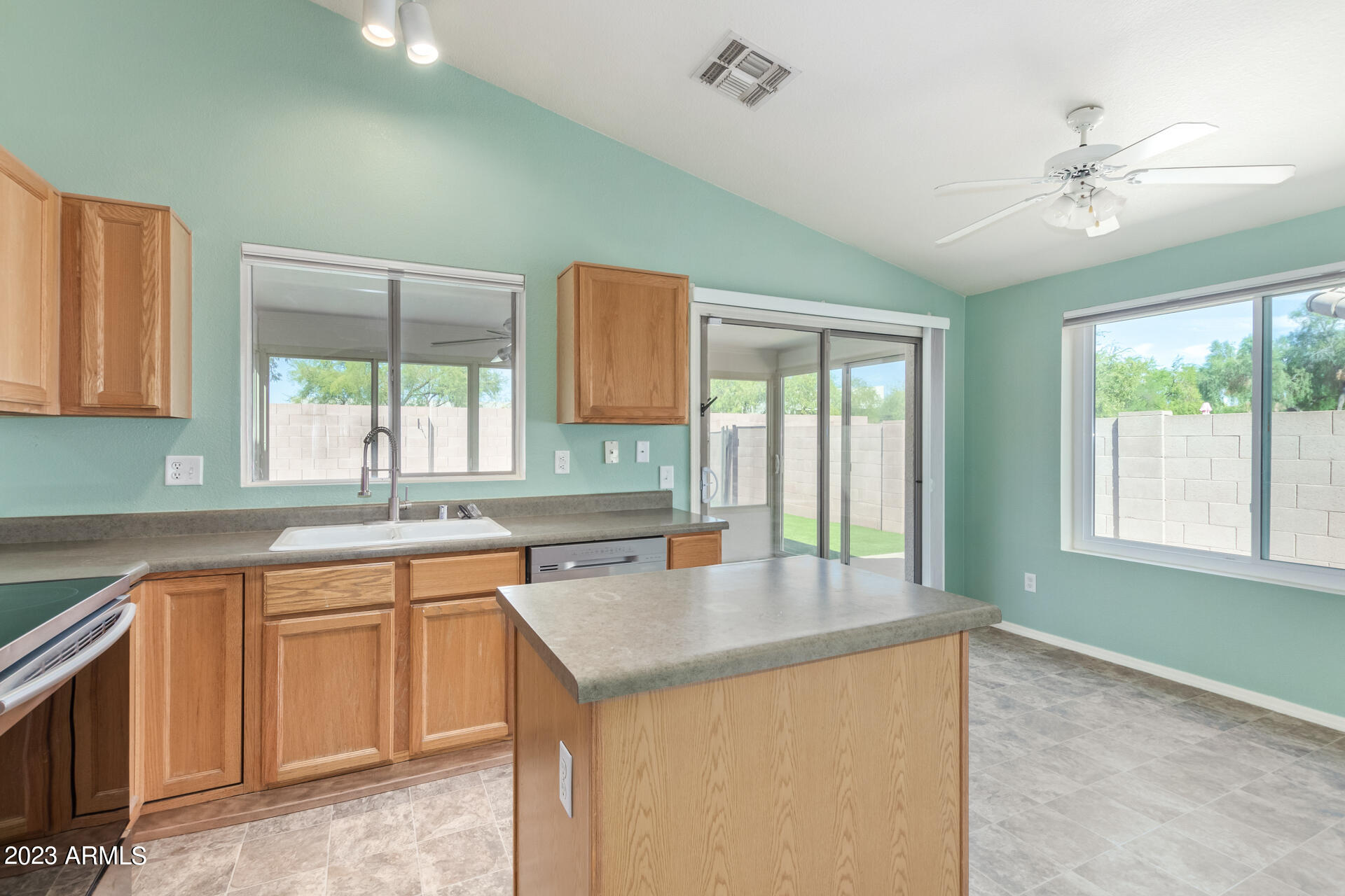 4728 E MOUNTAIN VISTA Drive