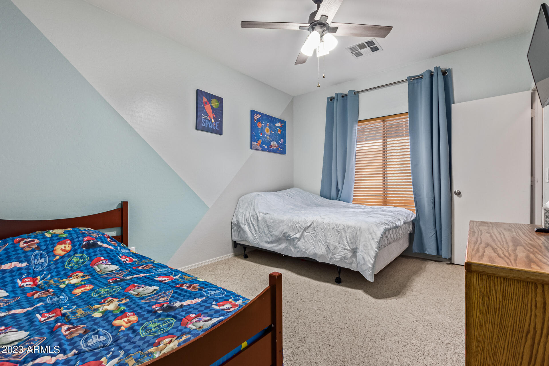 241 E MOUNTAIN VIEW Road