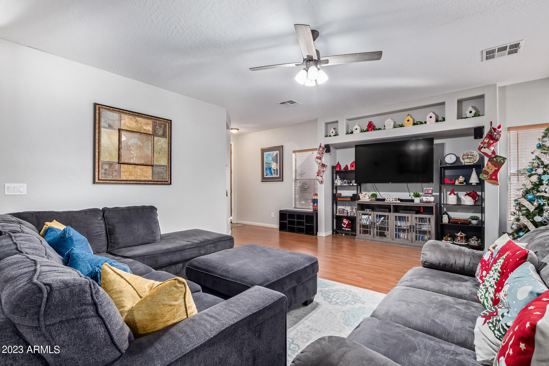 241 E MOUNTAIN VIEW Road