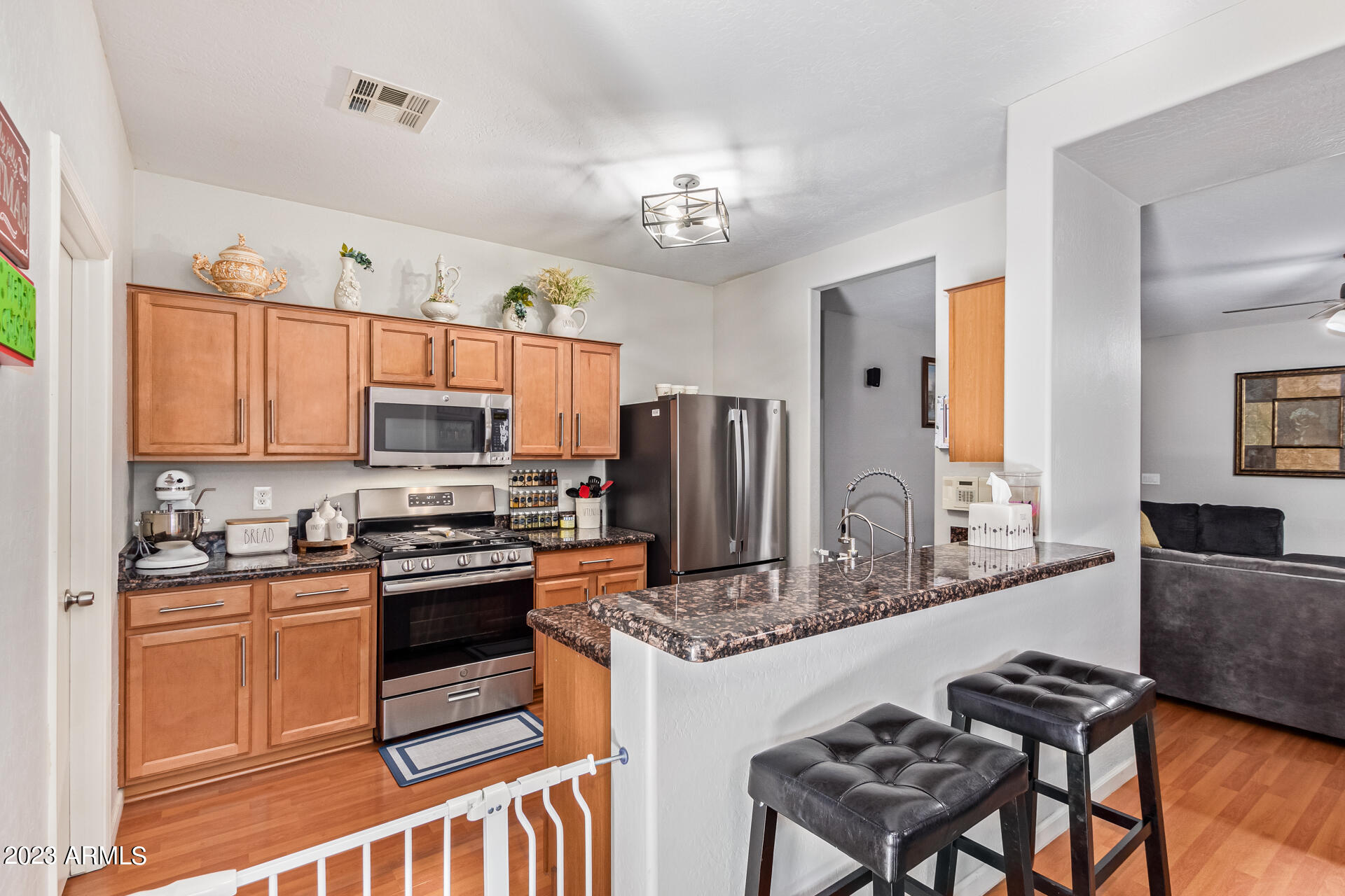 241 E MOUNTAIN VIEW Road